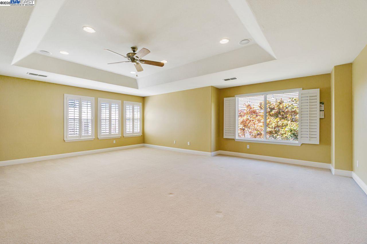 Concord, California, 94521, United States, 5 Bedrooms Bedrooms, ,3 BathroomsBathrooms,Residential,For Sale,1989306