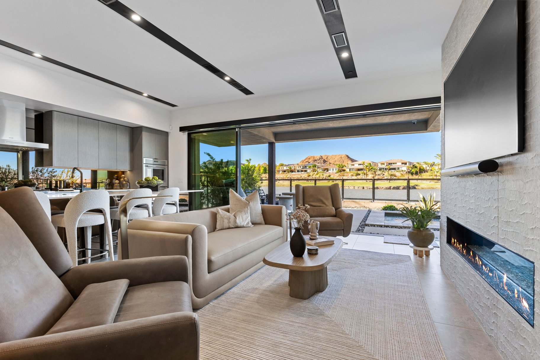  An Extraordinary Expression of Waterfront Luxury - 物件實景