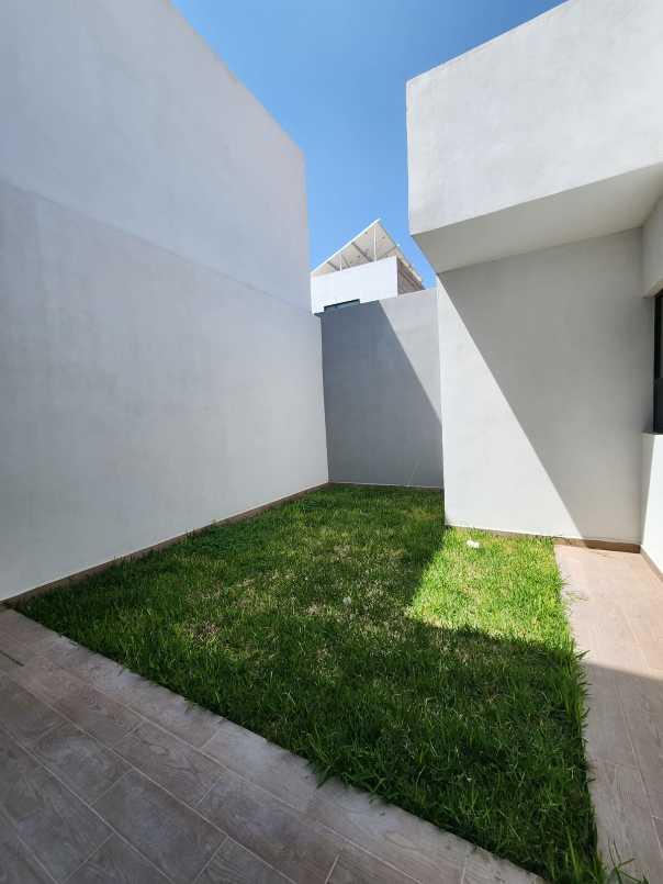 Circuito del Vi?edo, Torreón, Coahuila de Zaragoza, 27023, Mexico, 3 Bedrooms Bedrooms, ,3 BathroomsBathrooms,Residential,For Sale,Circuito del Vi?edo,1240141