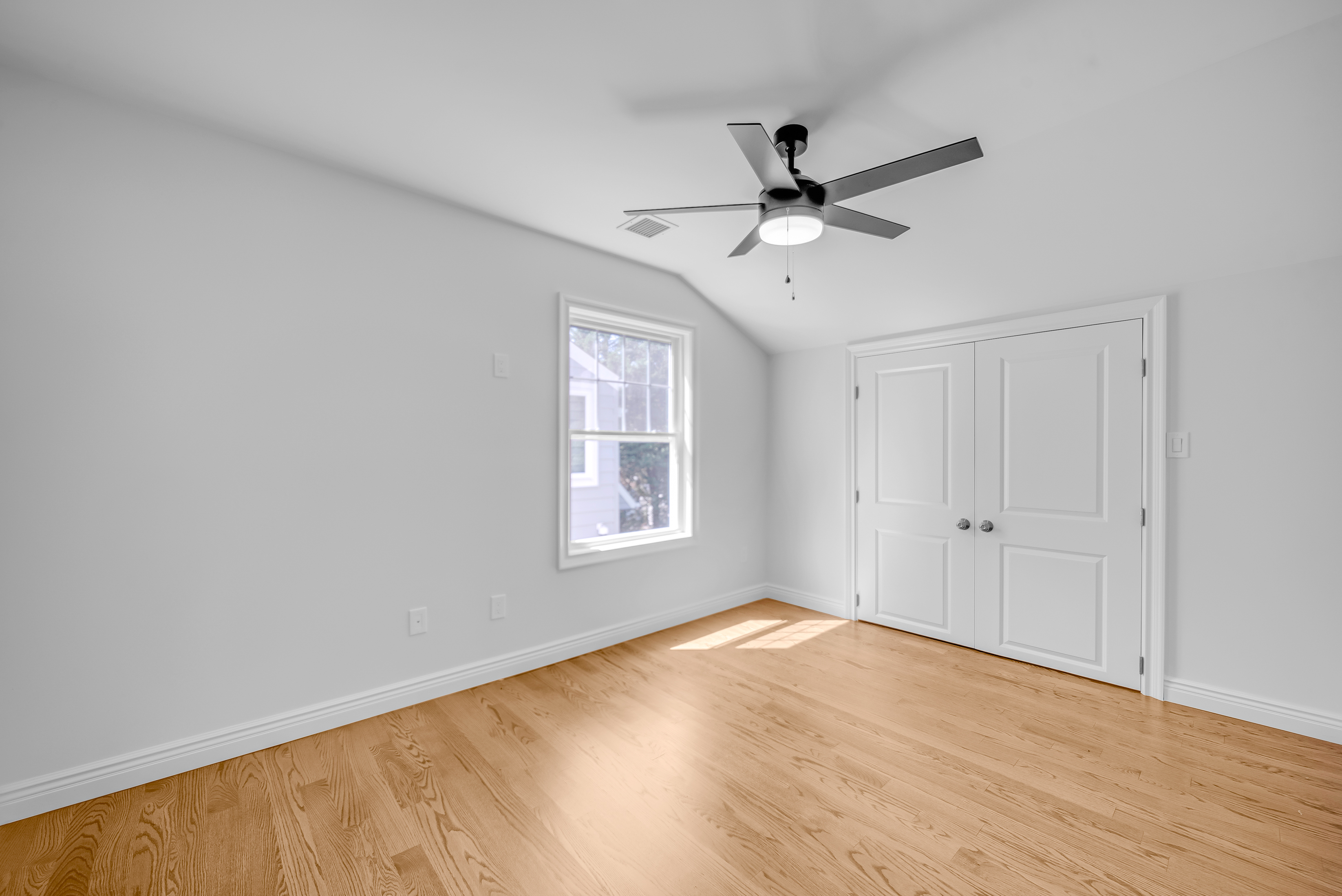  52 Norfeld Boulevard, Elmont, NY, 11003 - 物件實景