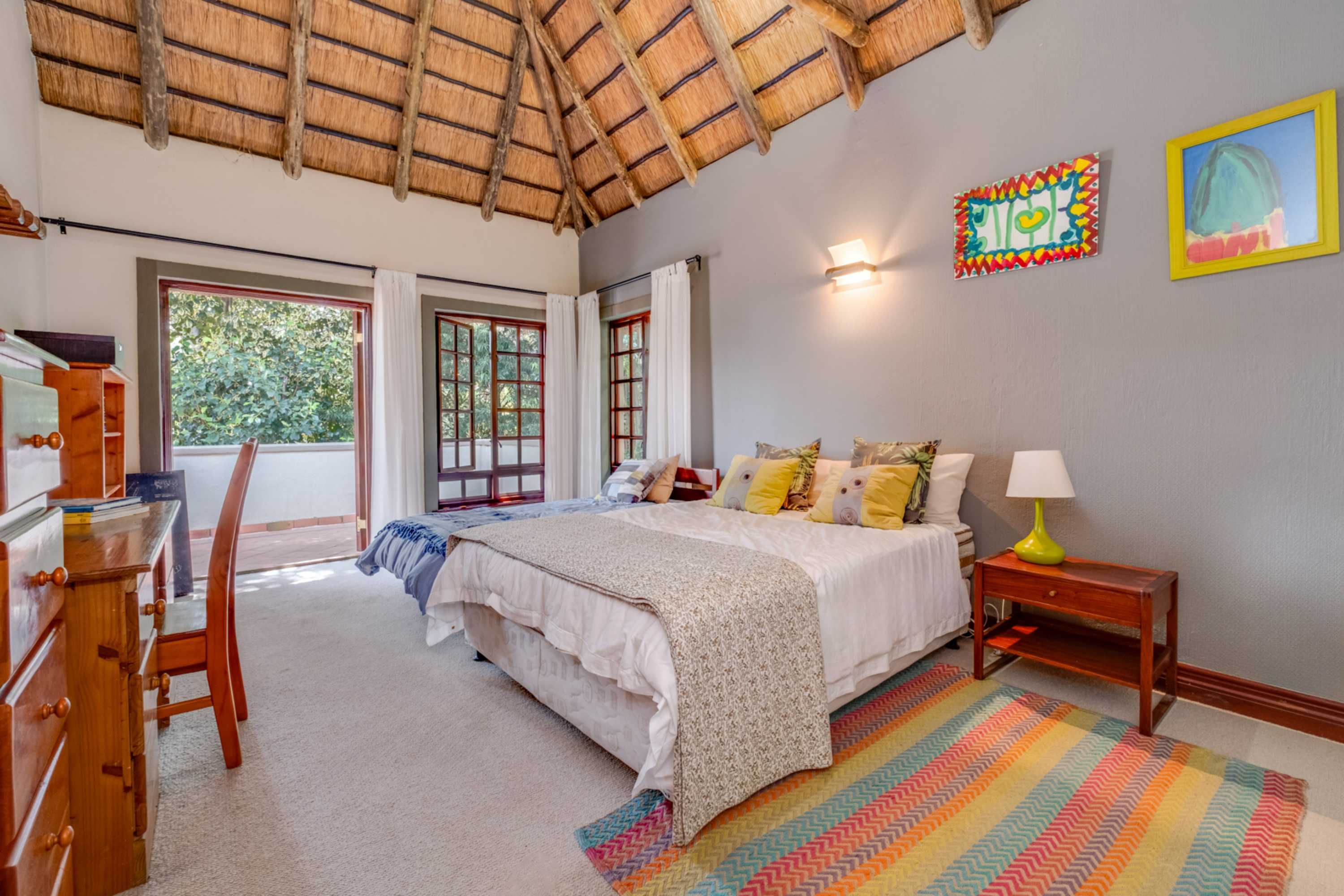  Modern Thatched Family Home For The Executive Buyer - 物件實景