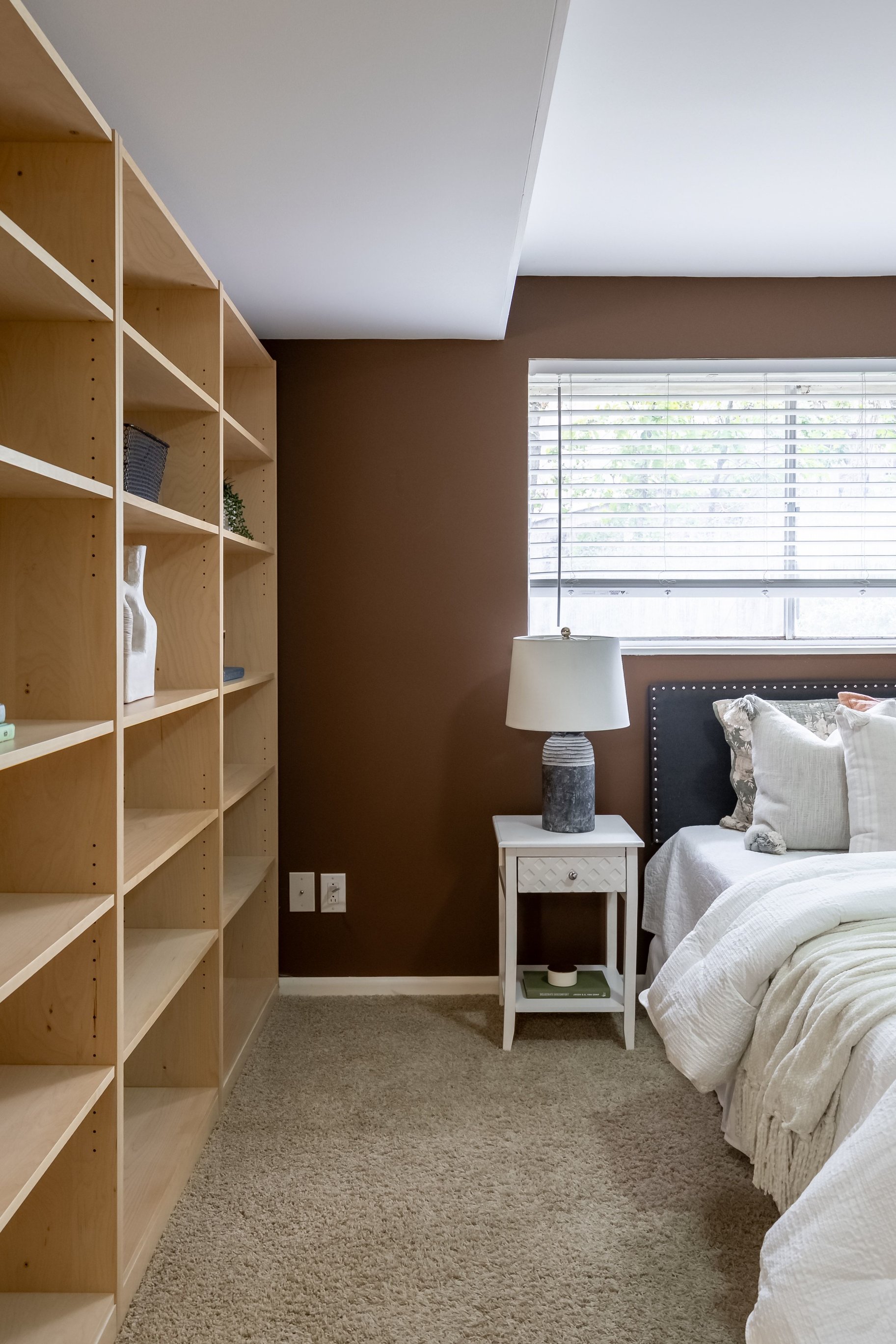  Elegant Contemporary Rambler in Sought After Neighborhood - 物件實景
