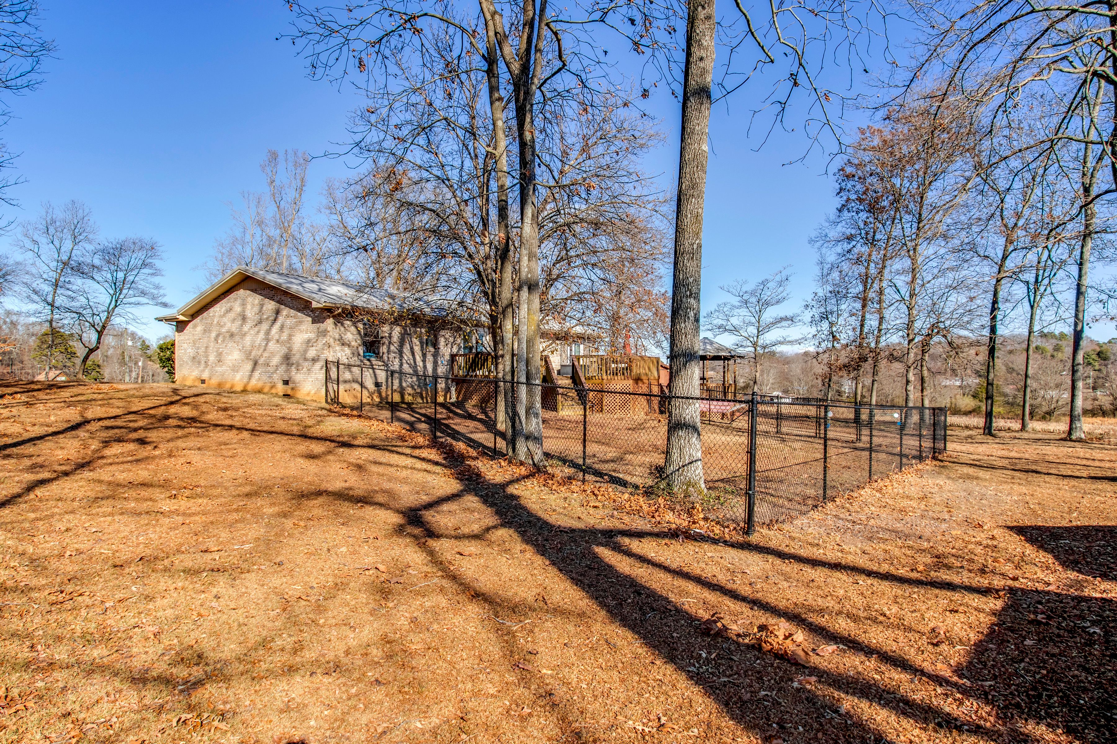 Loudon, Tennessee, 37774, United States, 3 Bedrooms Bedrooms, ,3 BathroomsBathrooms,Residential,For Sale,2011401