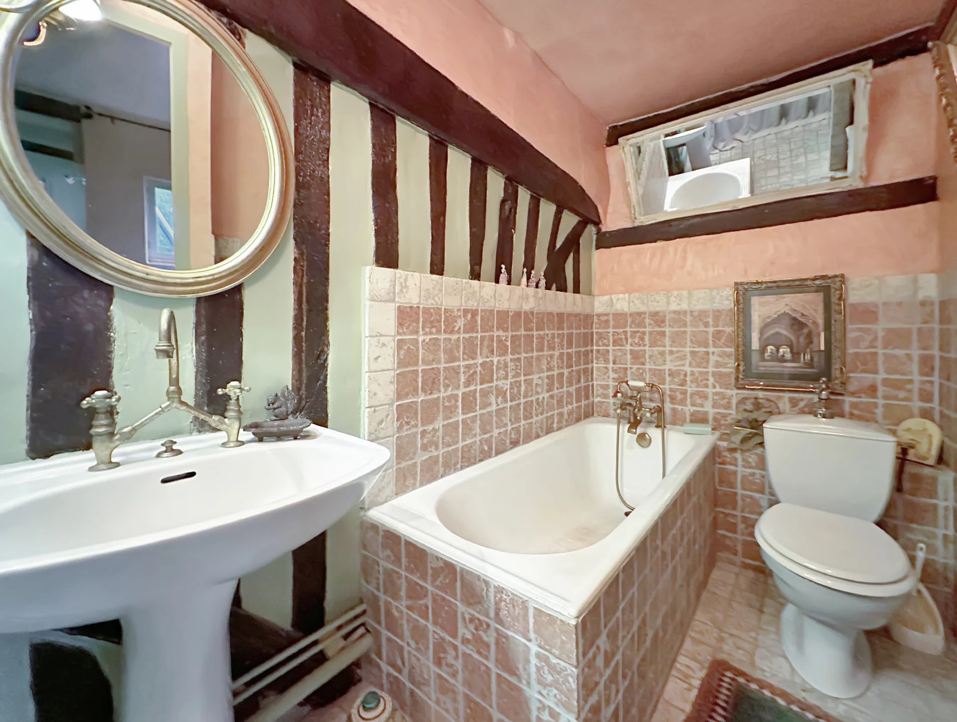 Honfleur, Normandy, 14600, FR, 3 Bedrooms Bedrooms, ,2 BathroomsBathrooms,Residential,For Sale,1805763