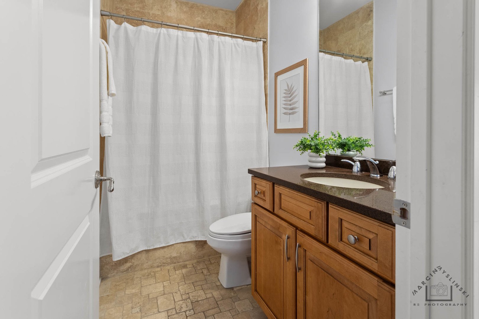 Chicago, Illinois, 60657, United States, 5 Bedrooms Bedrooms, ,4 BathroomsBathrooms,Residential,For Sale,1974505