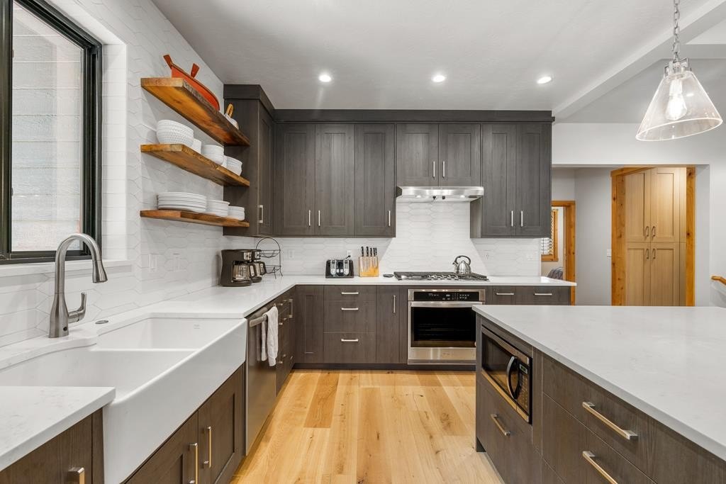 McCall, Idaho, 83638, United States, 8 Bedrooms Bedrooms, ,6 BathroomsBathrooms,Residential,For Sale,1974321