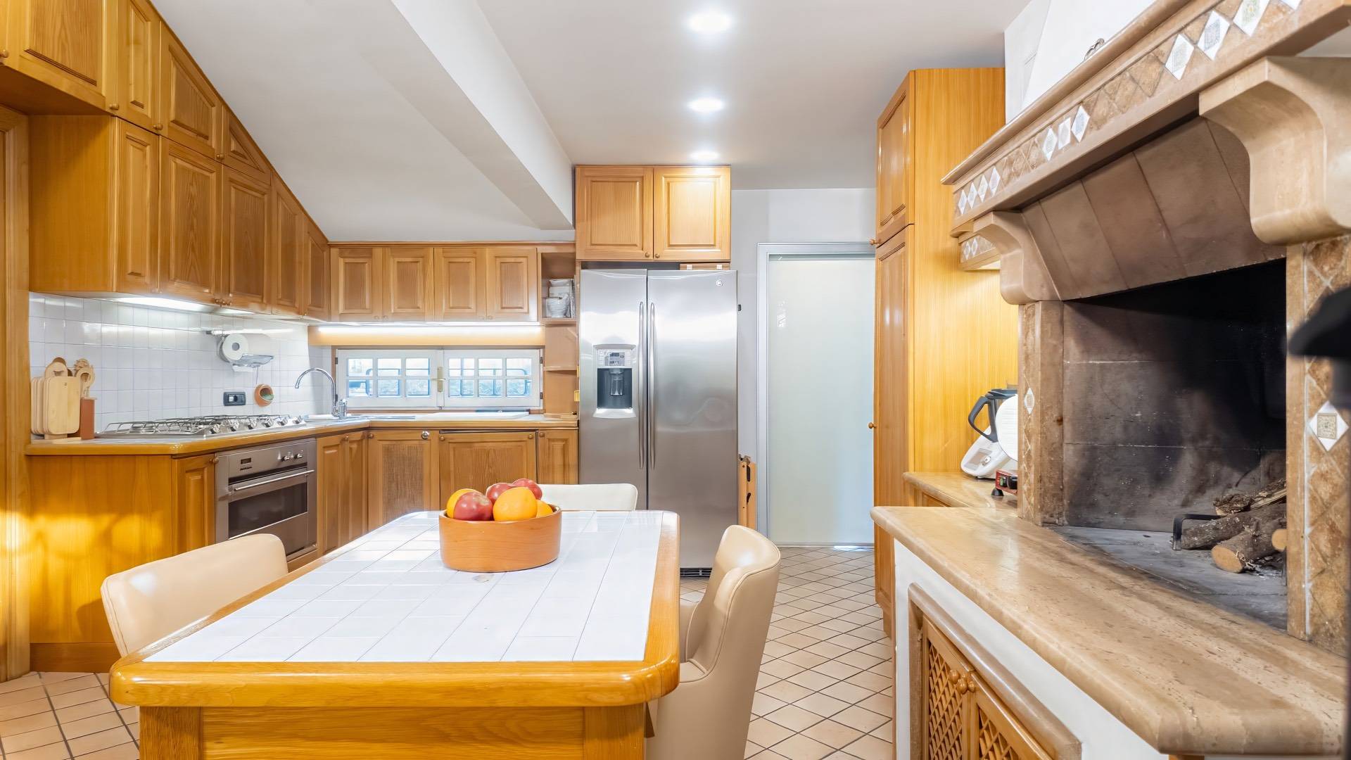 Roma, Roma, 00100, IT, 5 Bedrooms Bedrooms, ,7 BathroomsBathrooms,Residential,For Sale,1805365