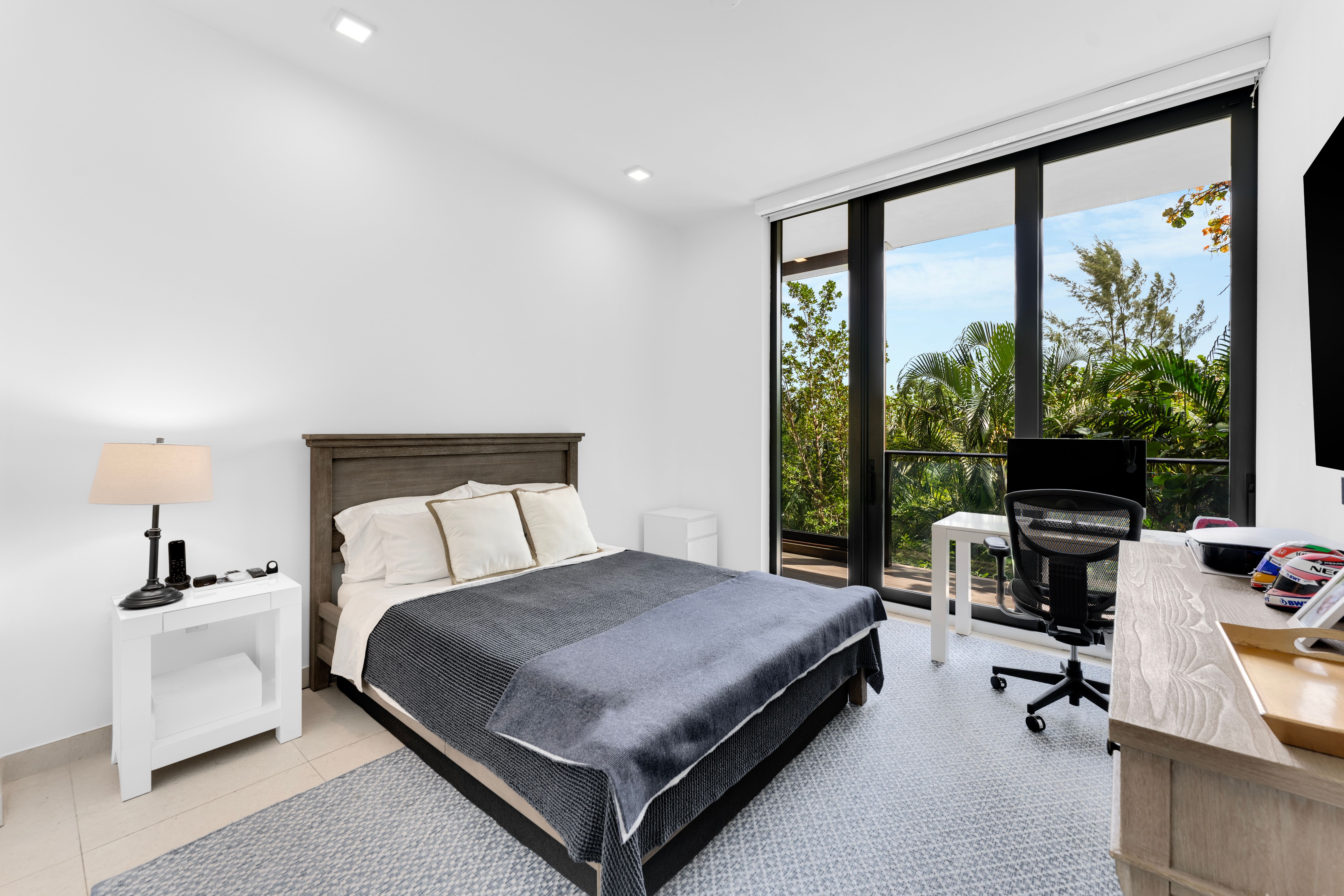  3581 E Glencoe Street, Miami, FL, 33133 - 物件實景