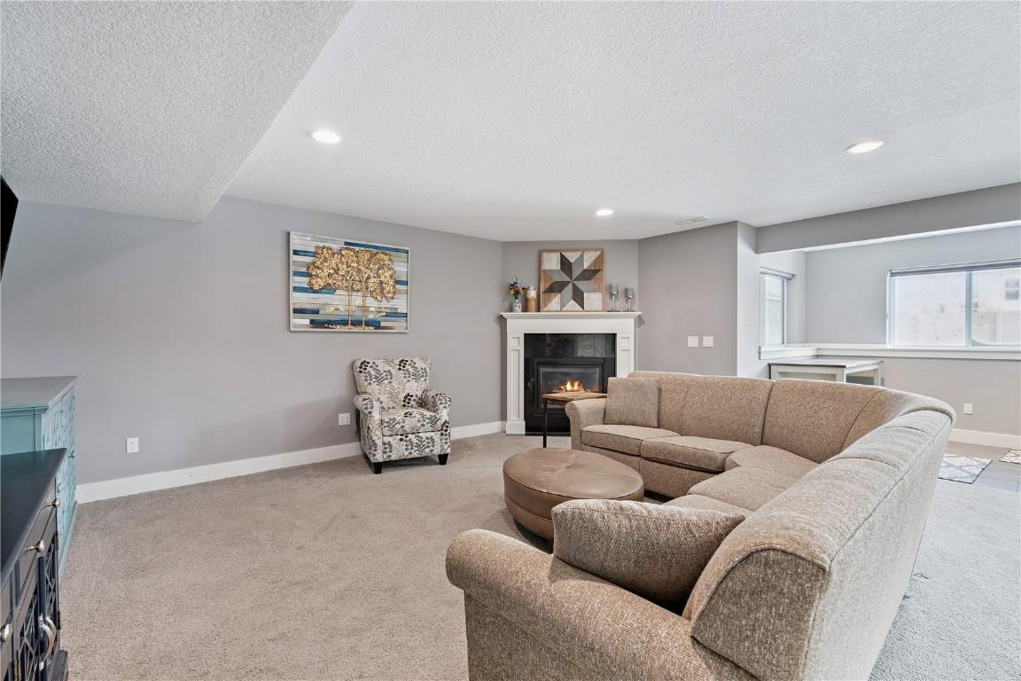 Robins, Iowa, 52328, United States, 4 Bedrooms Bedrooms, ,3 BathroomsBathrooms,Residential,For Sale,2006162