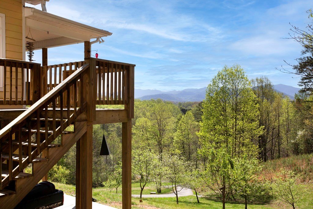 Hayesville, North Carolina, 28904, United States, 3 Bedrooms Bedrooms, ,4 BathroomsBathrooms,Residential,For Sale,1924483