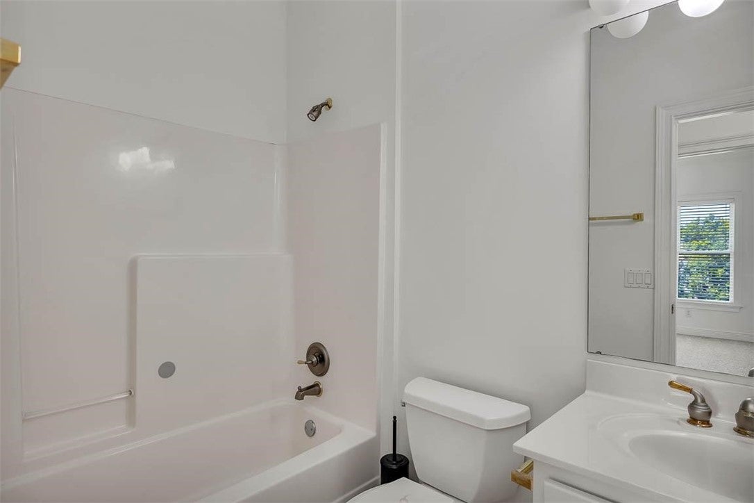 Brunswick, Georgia, 31520, United States, 3 Bedrooms Bedrooms, ,3 BathroomsBathrooms,Residential,For Sale,1895763