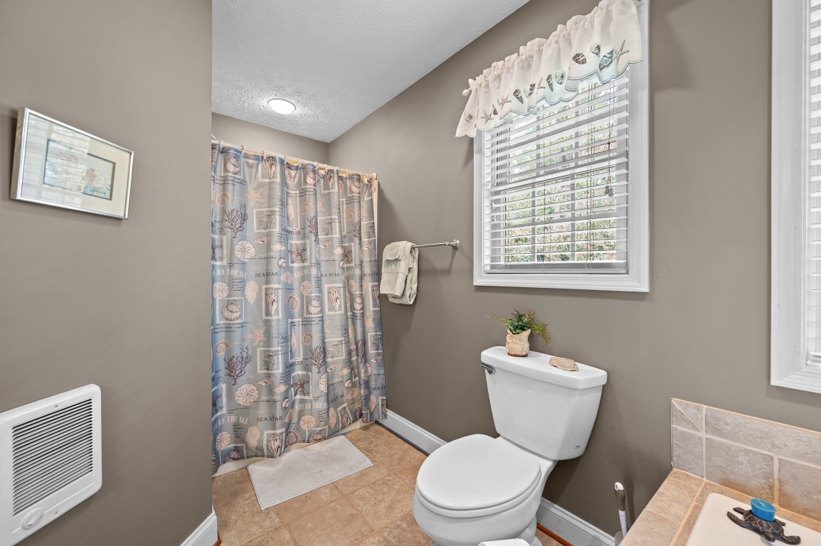 Bedford, Virginia, 24523, United States, 3 Bedrooms Bedrooms, ,3 BathroomsBathrooms,Residential,For Sale,1990224