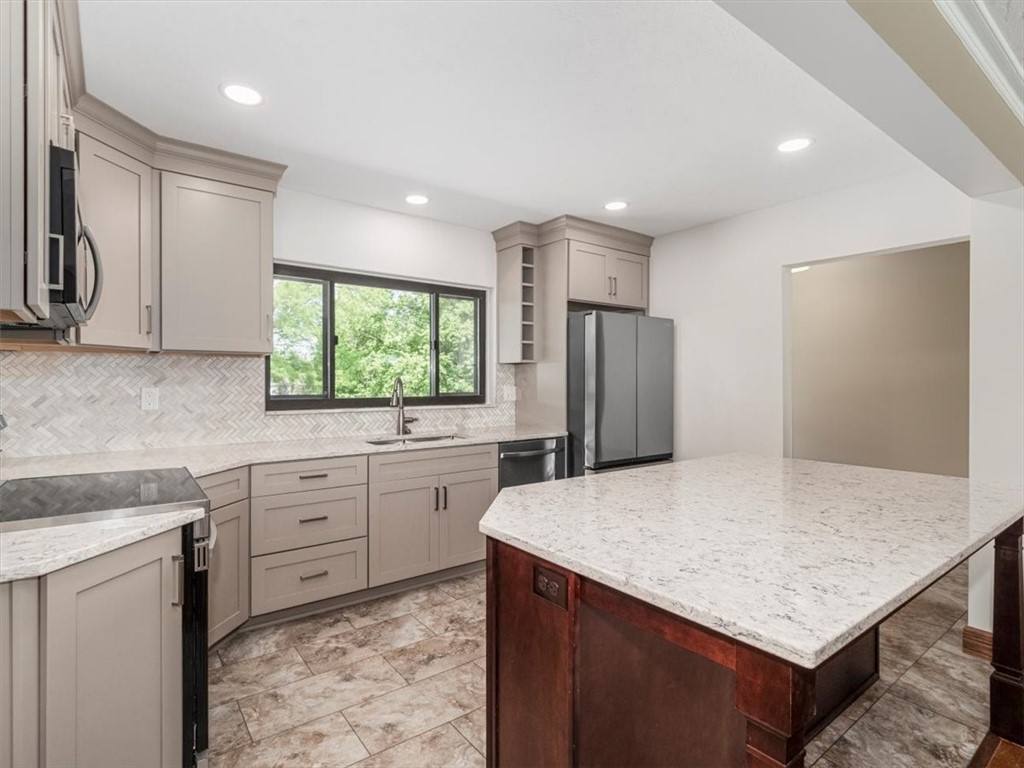 Center Twp, Pennsylvania, 15061, United States, 3 Bedrooms Bedrooms, ,3 BathroomsBathrooms,Residential,For Sale,1883463