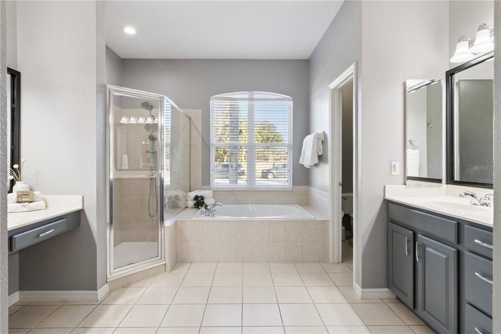 Apopka, Florida, 32712, United States, 5 Bedrooms Bedrooms, ,3 BathroomsBathrooms,Residential,For Sale,2003317