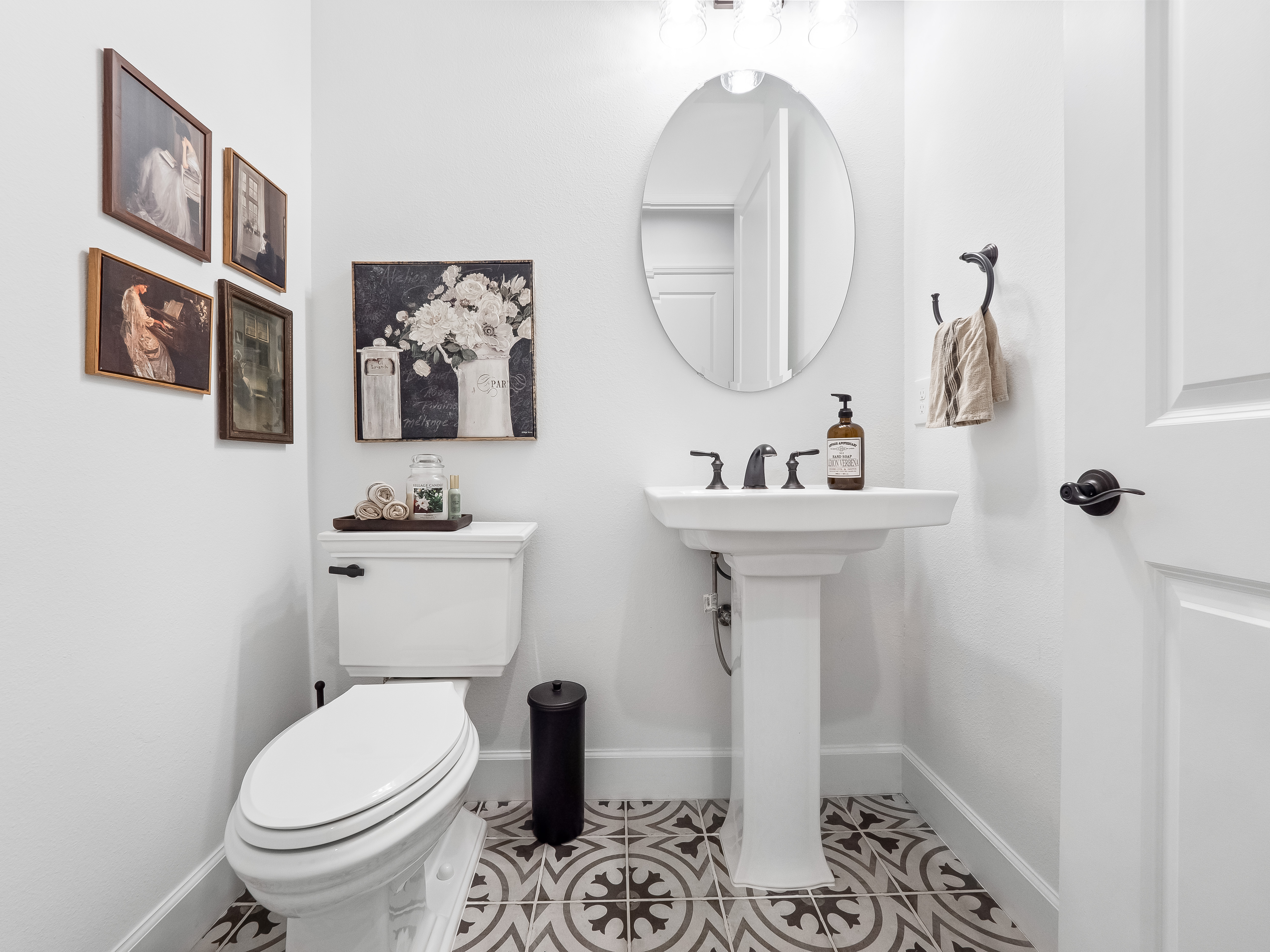 Winter Garden, Florida, 34787, United States, 5 Bedrooms Bedrooms, ,5 BathroomsBathrooms,Residential,For Sale,1914233