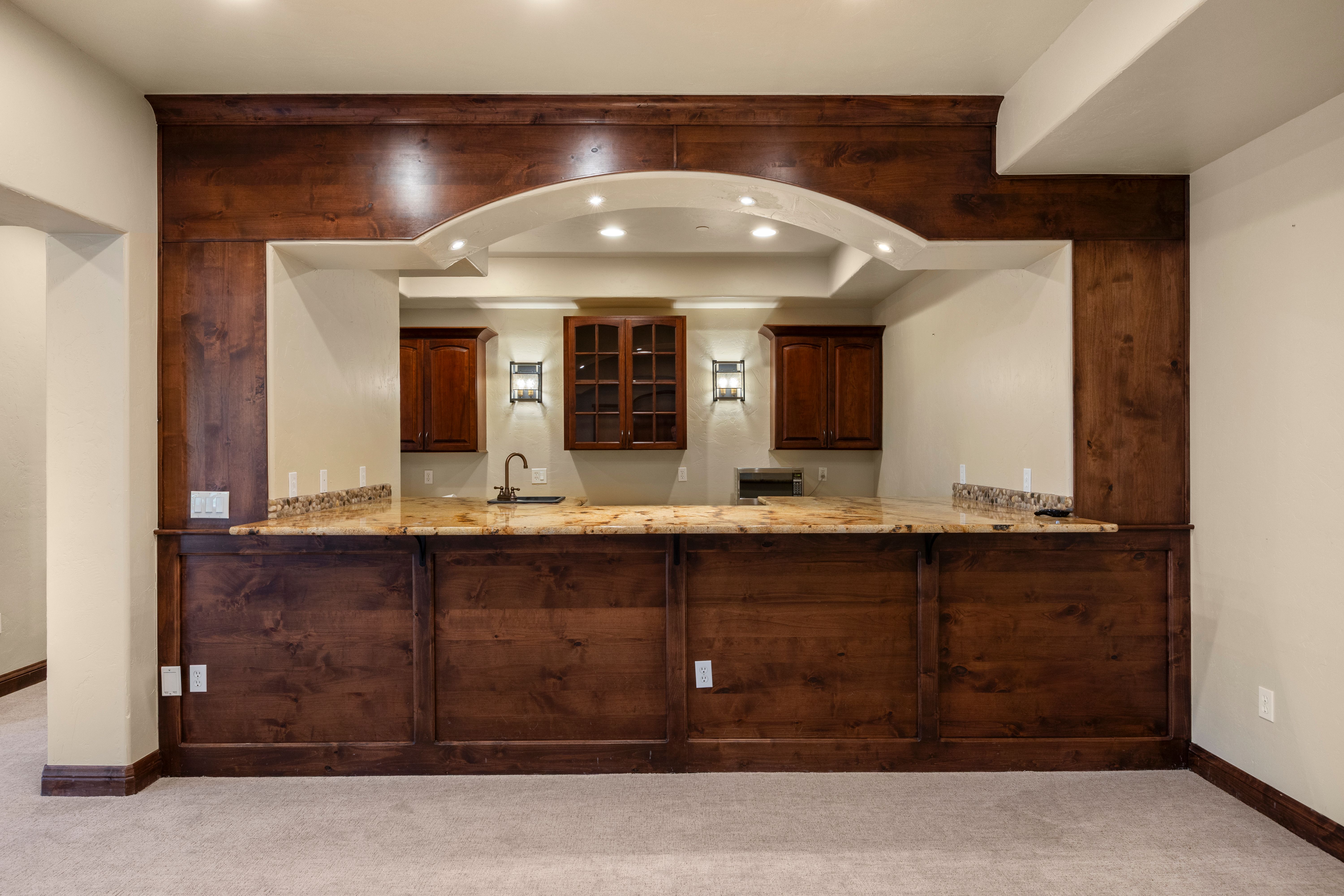  Spectacular custom ranch with a walk-out finished basement - 物件實景