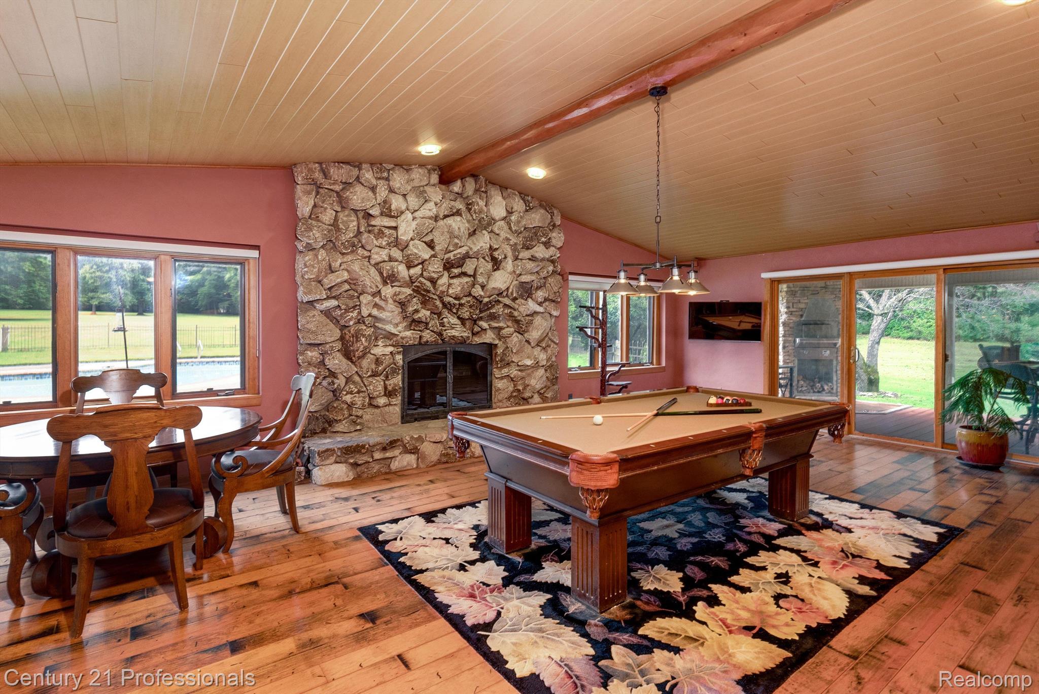 Holly, Michigan, 48442, United States, 4 Bedrooms Bedrooms, ,4 BathroomsBathrooms,Residential,For Sale,1943640
