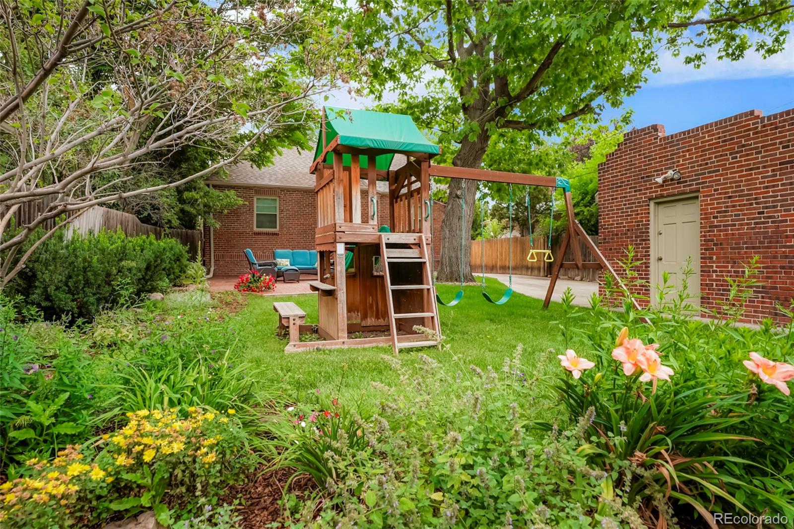 Denver, Colorado, 80207, United States, 3 Bedrooms Bedrooms, ,1 BathroomBathrooms,Residential,For Sale,1982969