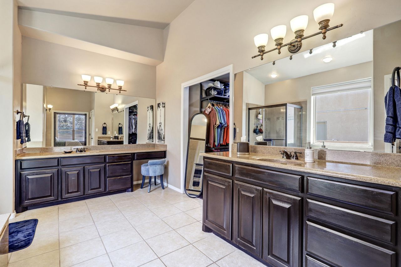 Rio Rancho, New Mexico, 87124, United States, 4 Bedrooms Bedrooms, ,3 BathroomsBathrooms,Residential,For Sale,1956048