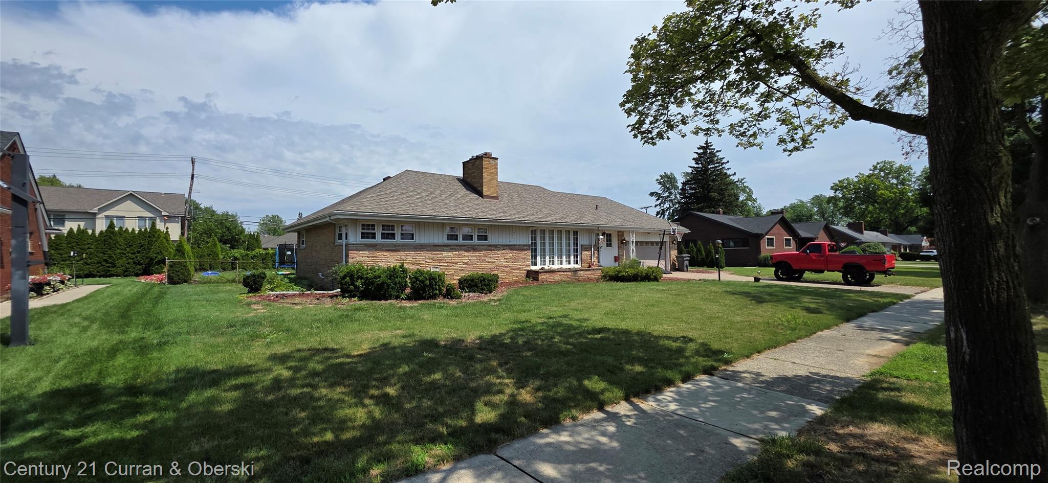 Dearborn, Michigan, 48124, United States, 3 Bedrooms Bedrooms, ,3 BathroomsBathrooms,Residential,For Sale,1914328