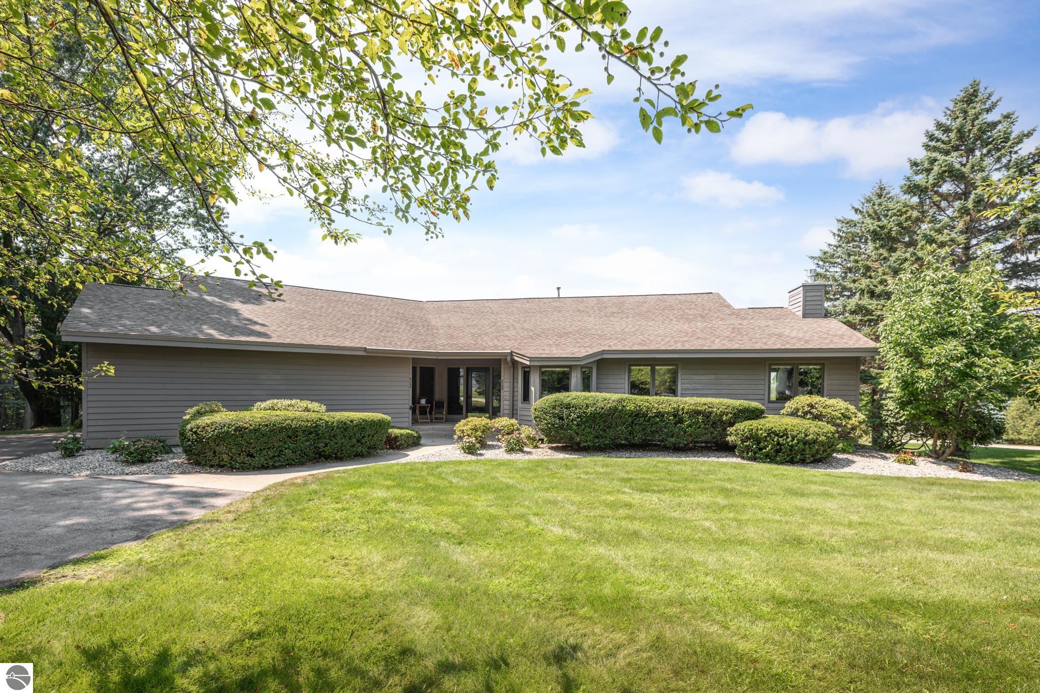 Traverse City, Michigan, 49686-1962, United States, 3 Bedrooms Bedrooms, ,2 BathroomsBathrooms,Residential,For Sale,1950100