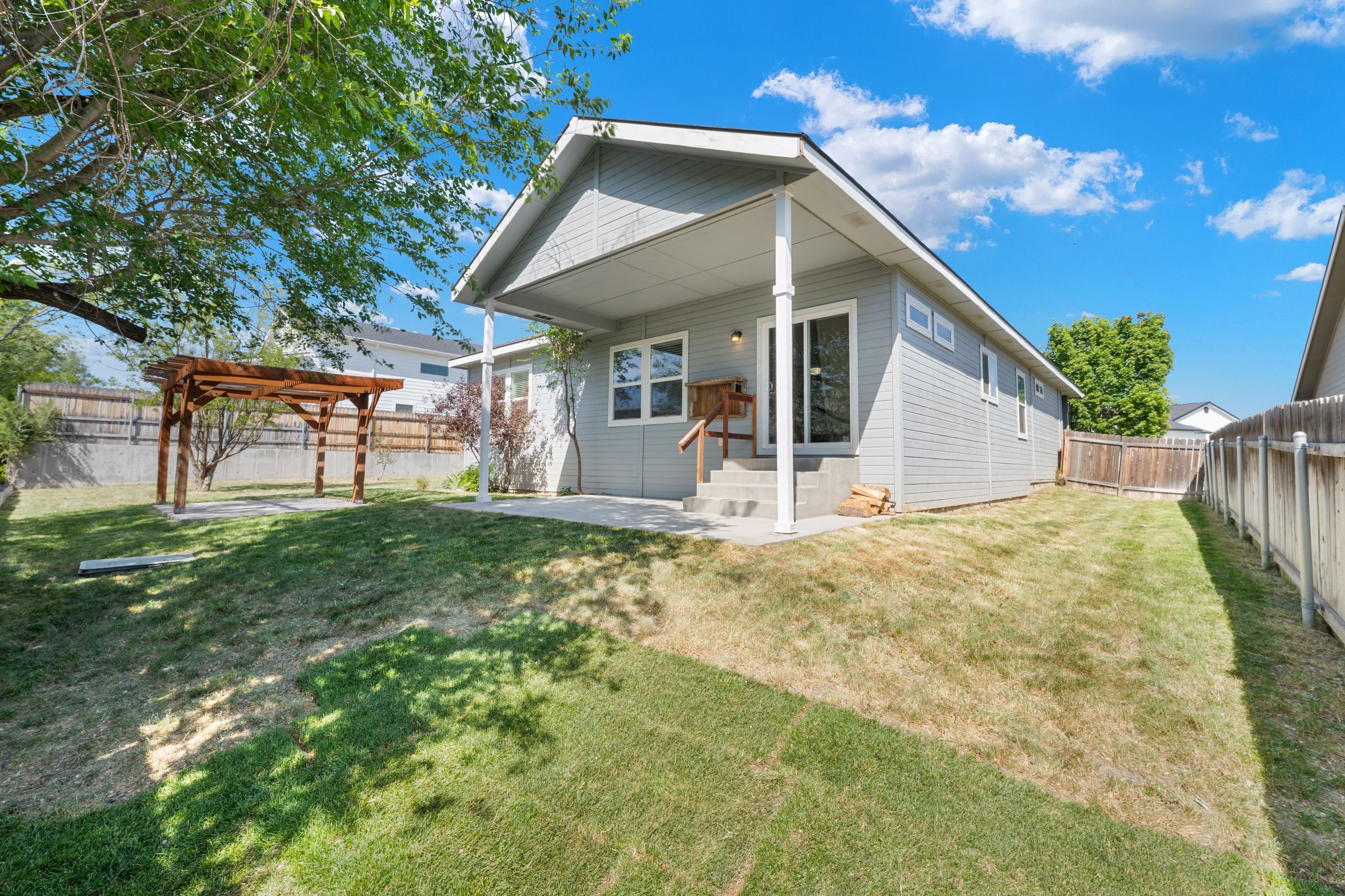  Exceptional Single-Level Living in Rocky Mountain Subdivision - 物件實景