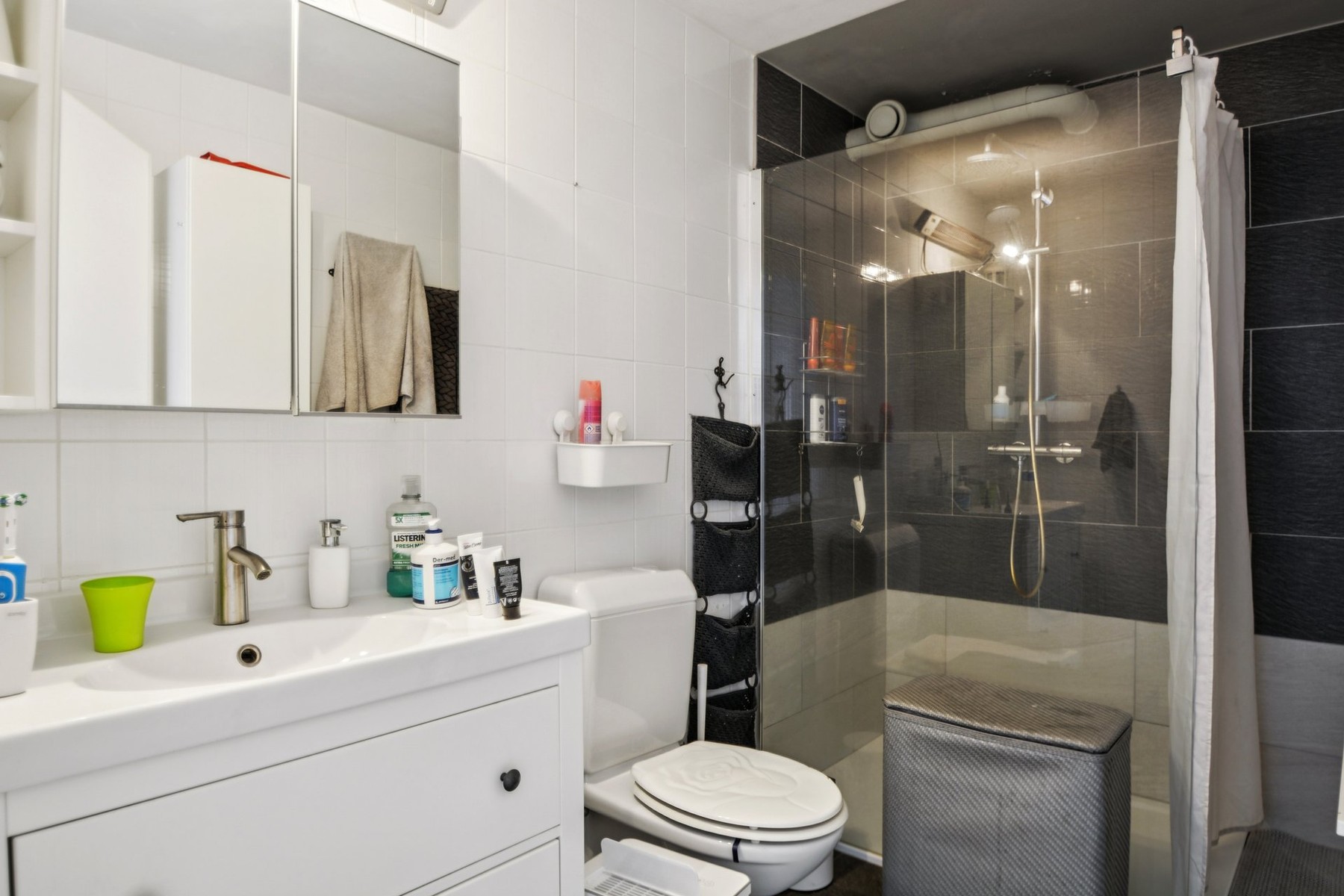  Exclusive Opportunity in Biel — Unique Architect-Designed Home, Exceptional Modu - 物件實景