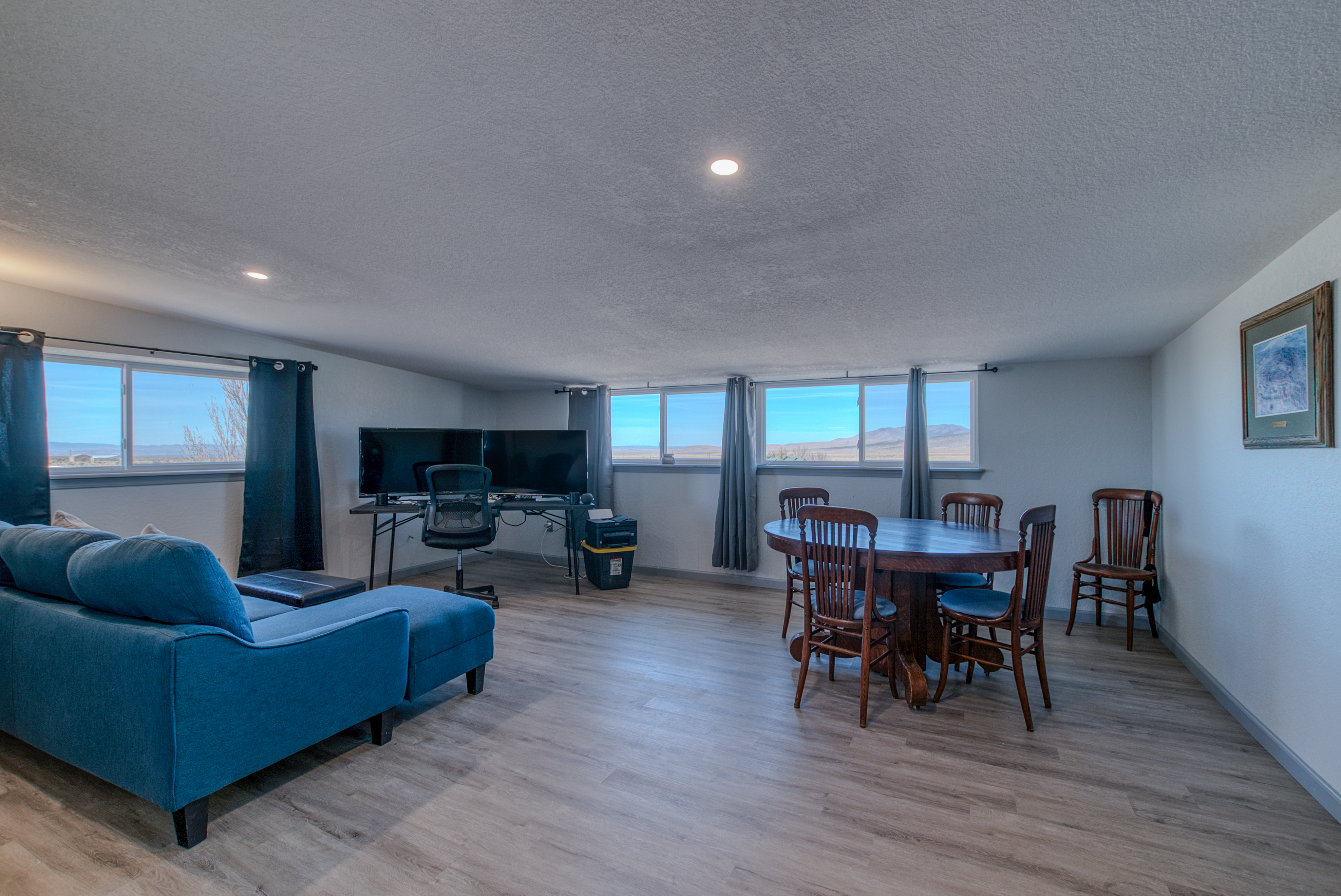 Carrizozo, New Mexico, 88301, United States, 3 Bedrooms Bedrooms, ,3 BathroomsBathrooms,Residential,For Sale,1695318