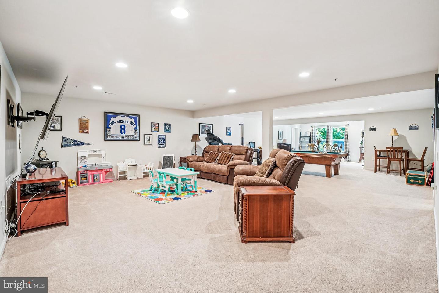 FREDERICKSBURG, Virginia, 22406, United States, 4 Bedrooms Bedrooms, ,4 BathroomsBathrooms,Residential,For Sale,1988261