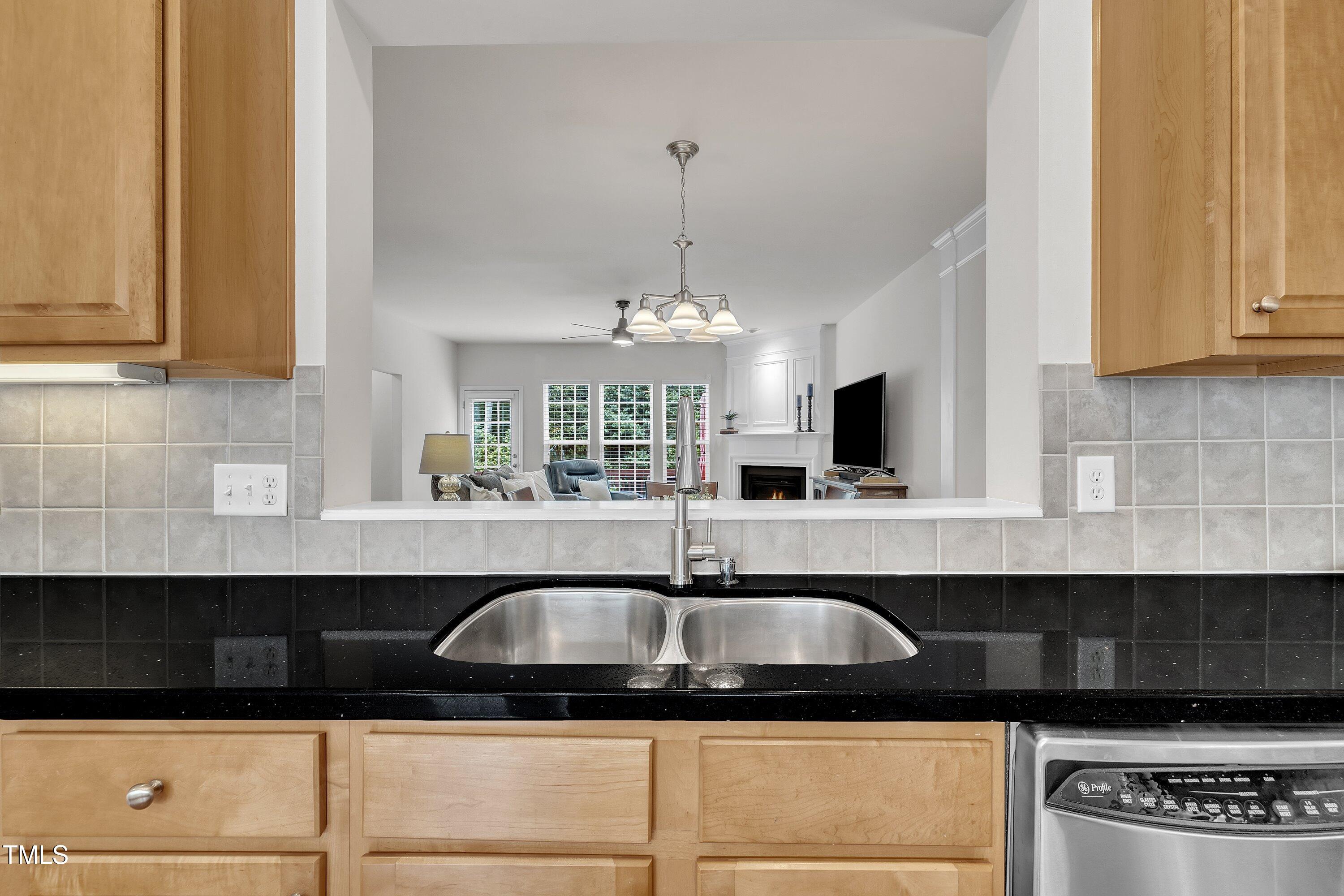 Raleigh, North Carolina, 27612, United States, 3 Bedrooms Bedrooms, ,4 BathroomsBathrooms,Residential,For Sale,1932612