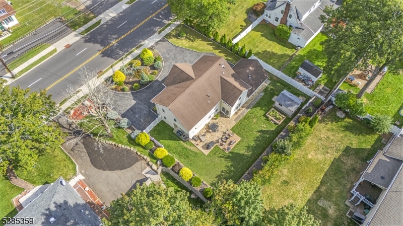Wayne Twp., New Jersey, 07470, United States, 5 Bedrooms Bedrooms, ,3 BathroomsBathrooms,Residential,For Sale,1947958