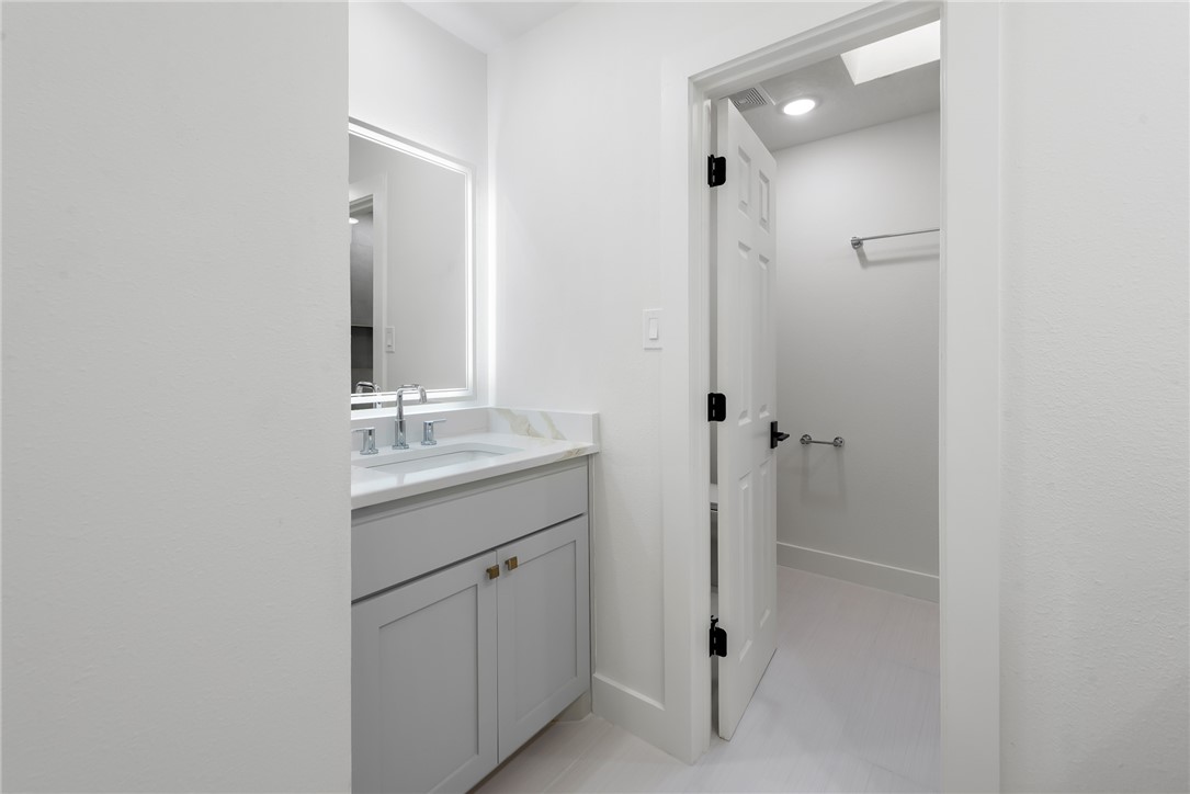 College Station, Texas, 77845, United States, 4 Bedrooms Bedrooms, ,5 BathroomsBathrooms,Residential,For Sale,1697908