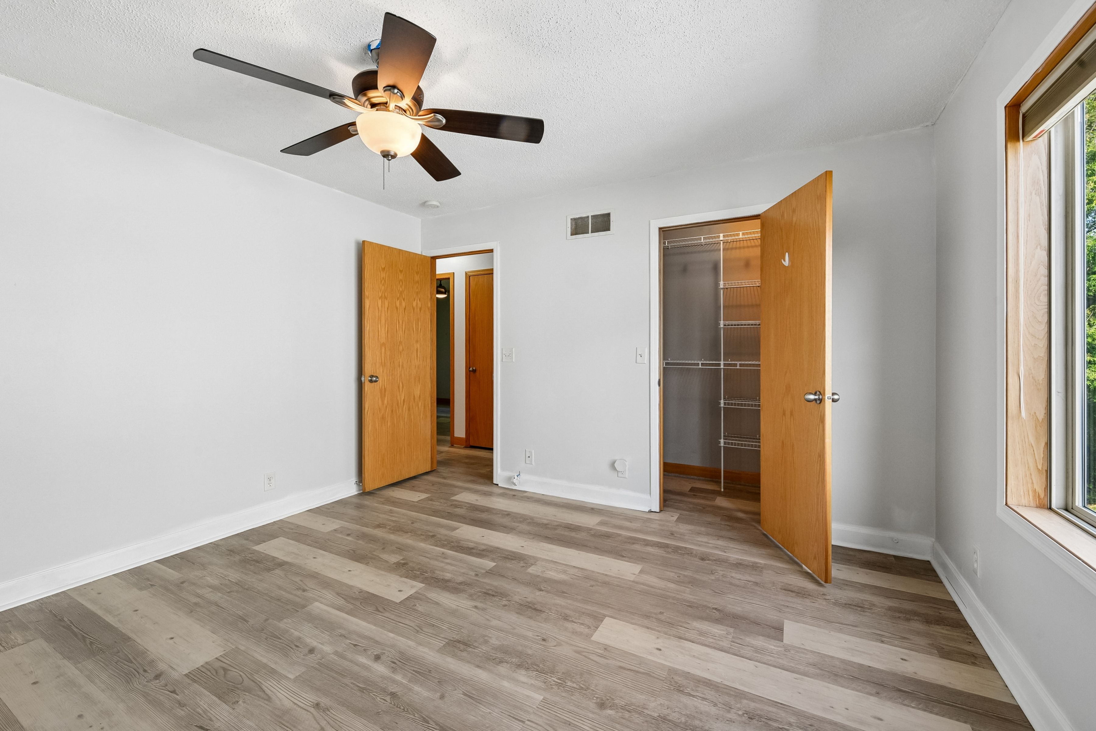  Refreshed Home in Lovely Farmington Location - 物件實景