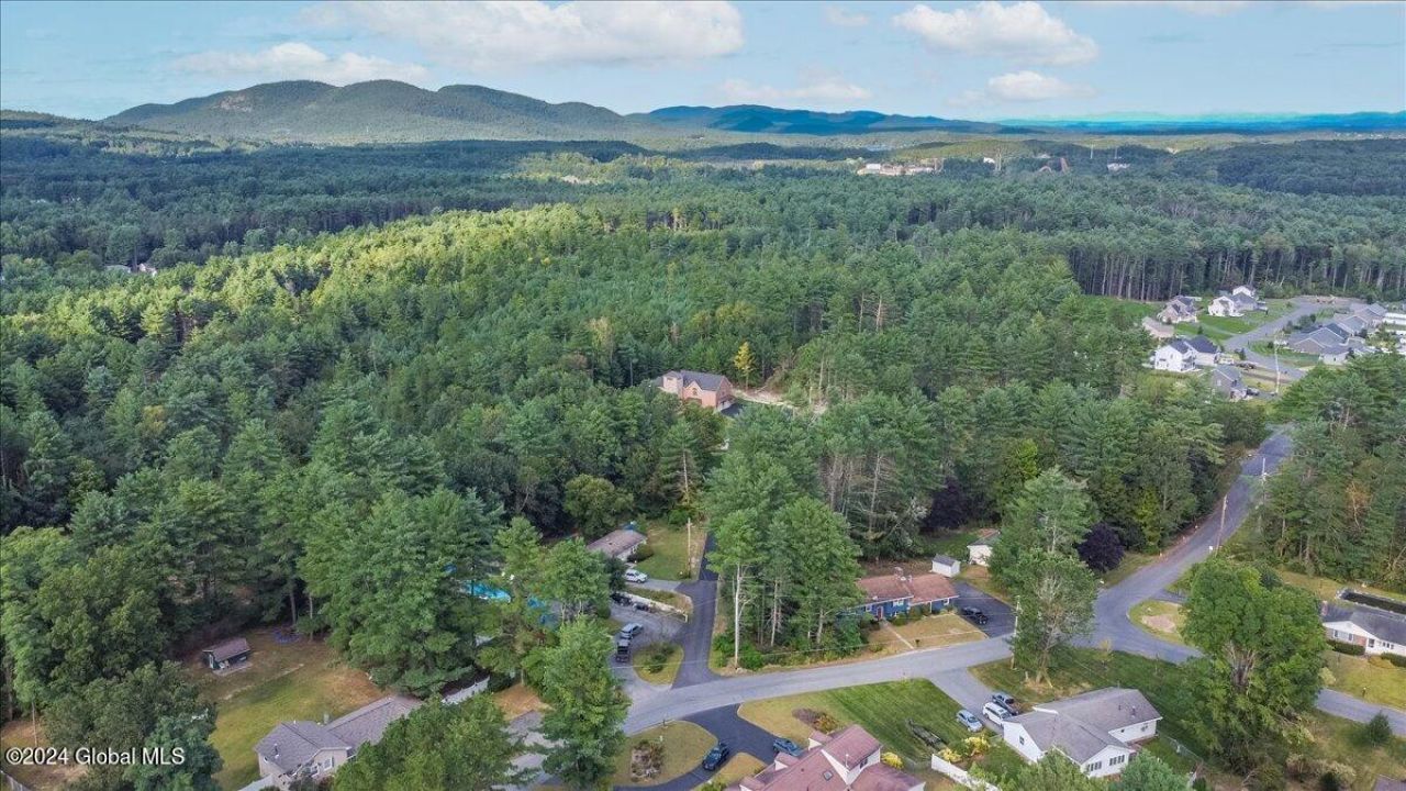 Queensbury, New York, 12804, United States, 3 Bedrooms Bedrooms, ,4 BathroomsBathrooms,Residential,For Sale,1986274