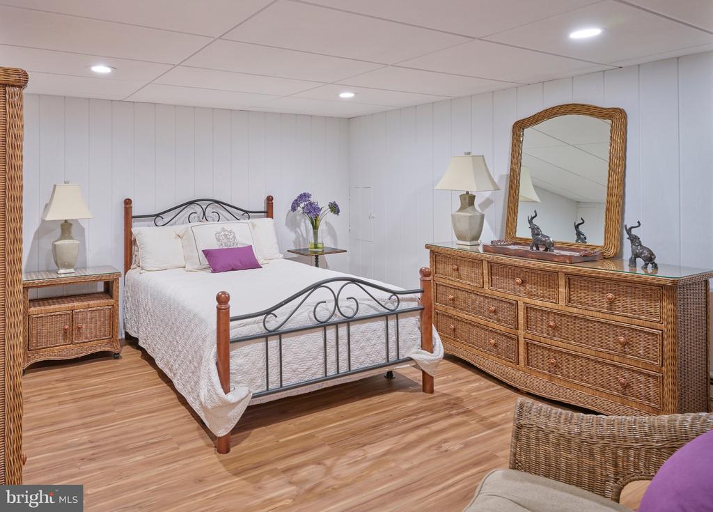 Yardley, Pennsylvania, 19067, United States, 5 Bedrooms Bedrooms, ,5 BathroomsBathrooms,Residential,For Sale,1926265