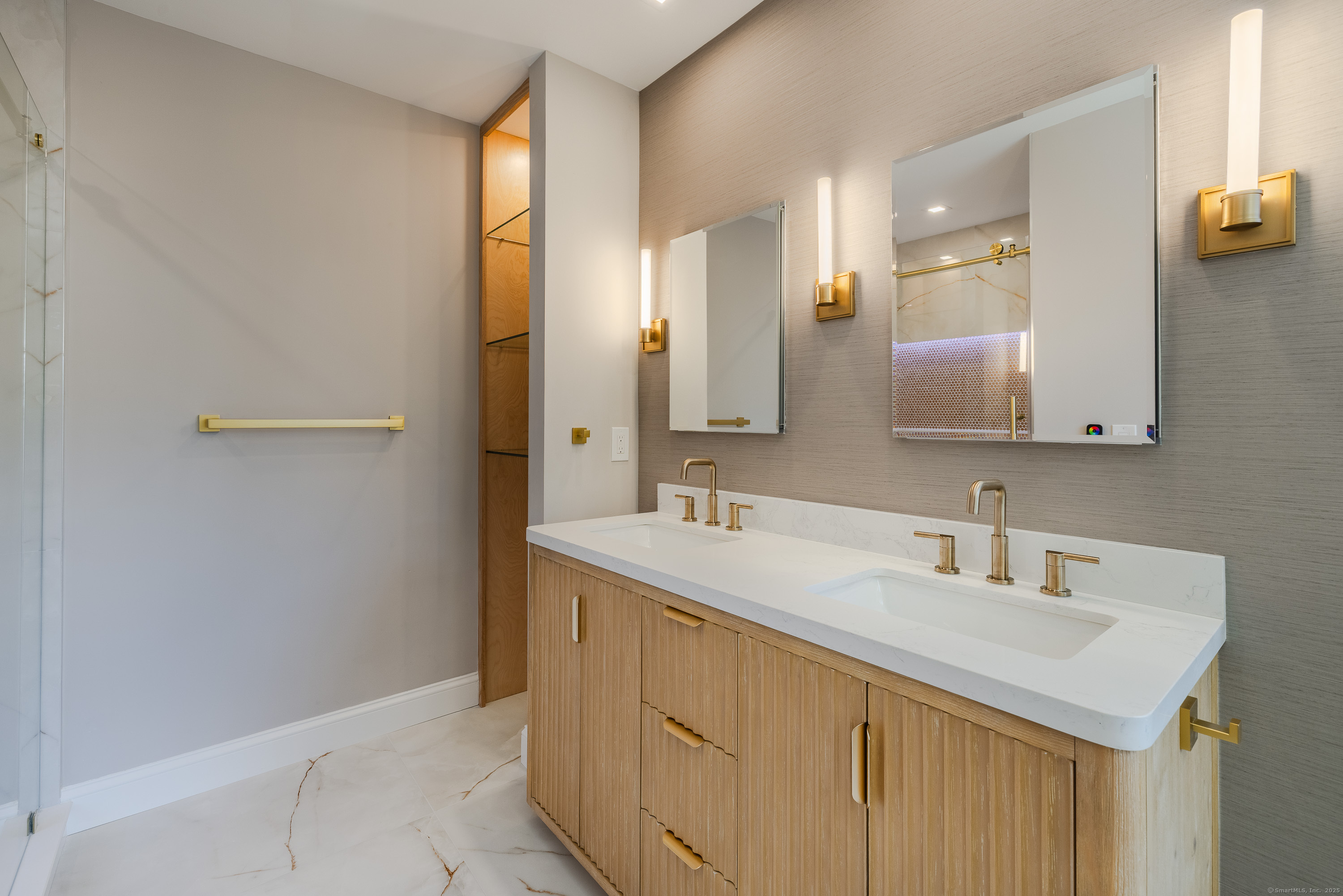 Brookfield, Connecticut, 06804, United States, 3 Bedrooms Bedrooms, ,4 BathroomsBathrooms,Residential,For Sale,1940398