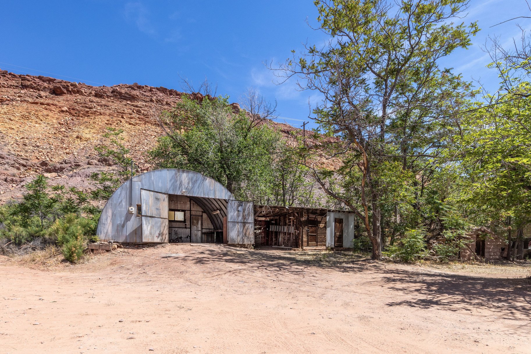  Fixer-Upper Opportunity - Priced to Sell - 物件實景