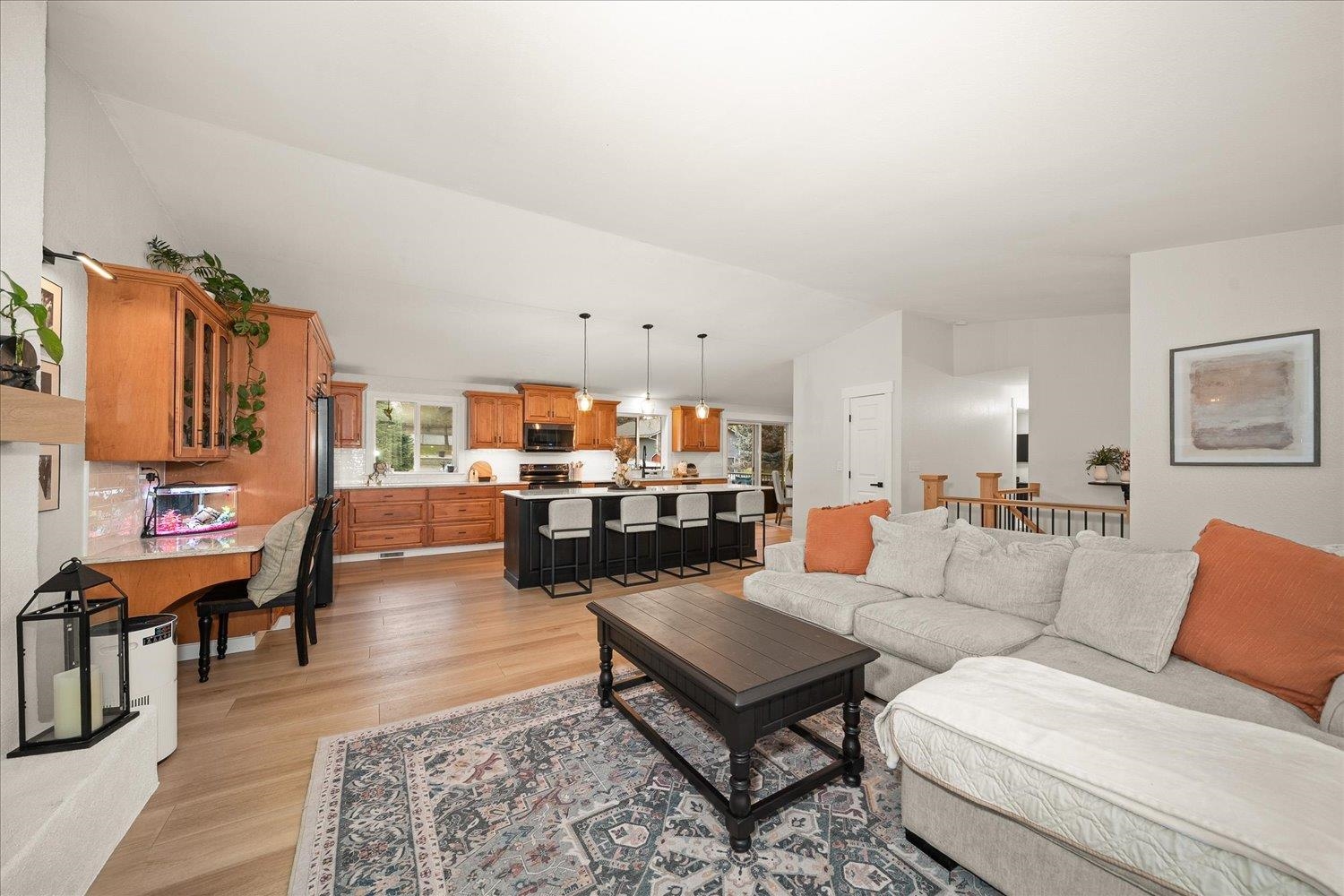 Colbert, Washington, 99005, United States, 5 Bedrooms Bedrooms, ,3 BathroomsBathrooms,Residential,For Sale,1998044