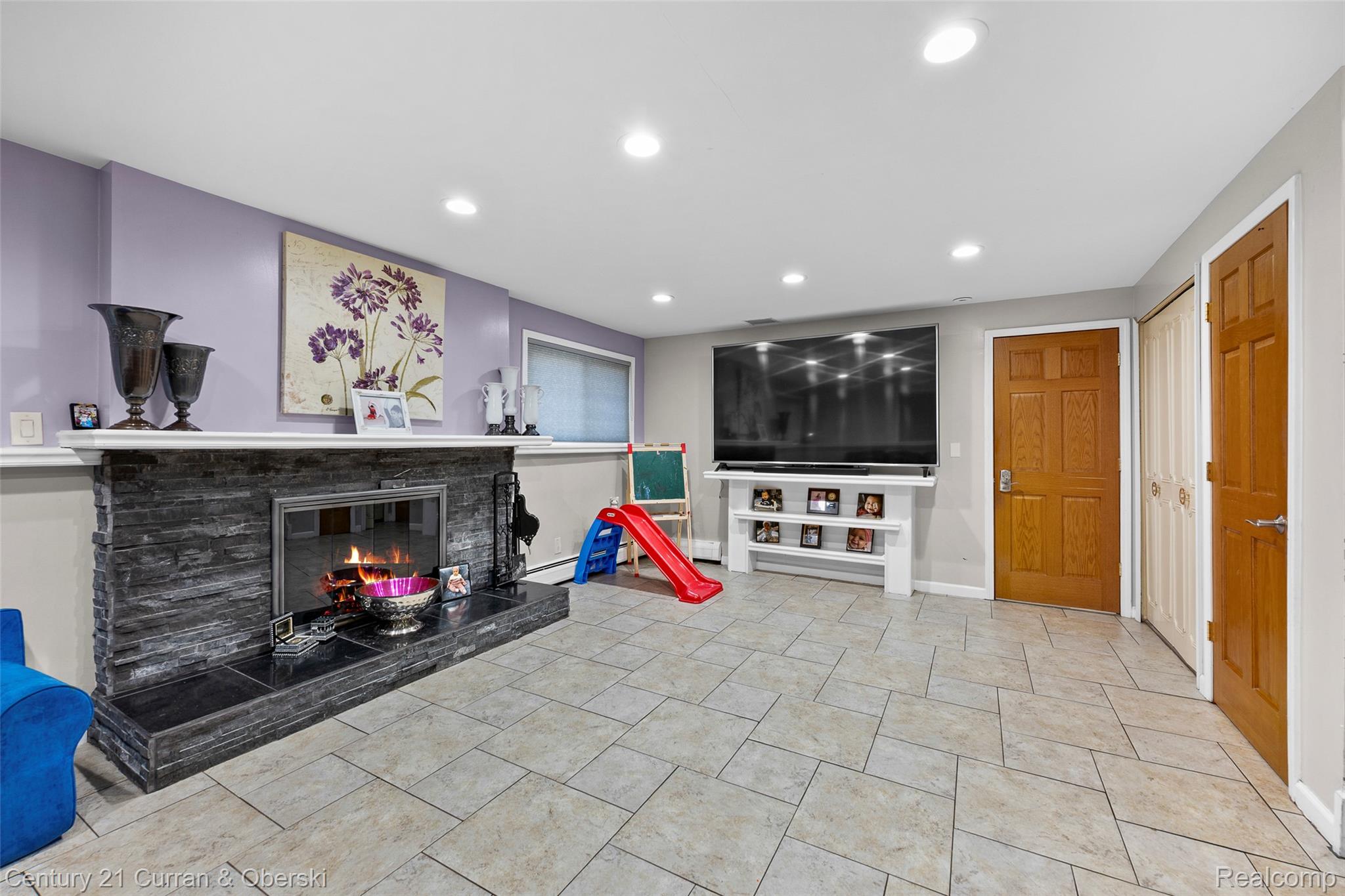 Dearborn Heights, Michigan, 48127, United States, 4 Bedrooms Bedrooms, ,4 BathroomsBathrooms,Residential,For Sale,1988554