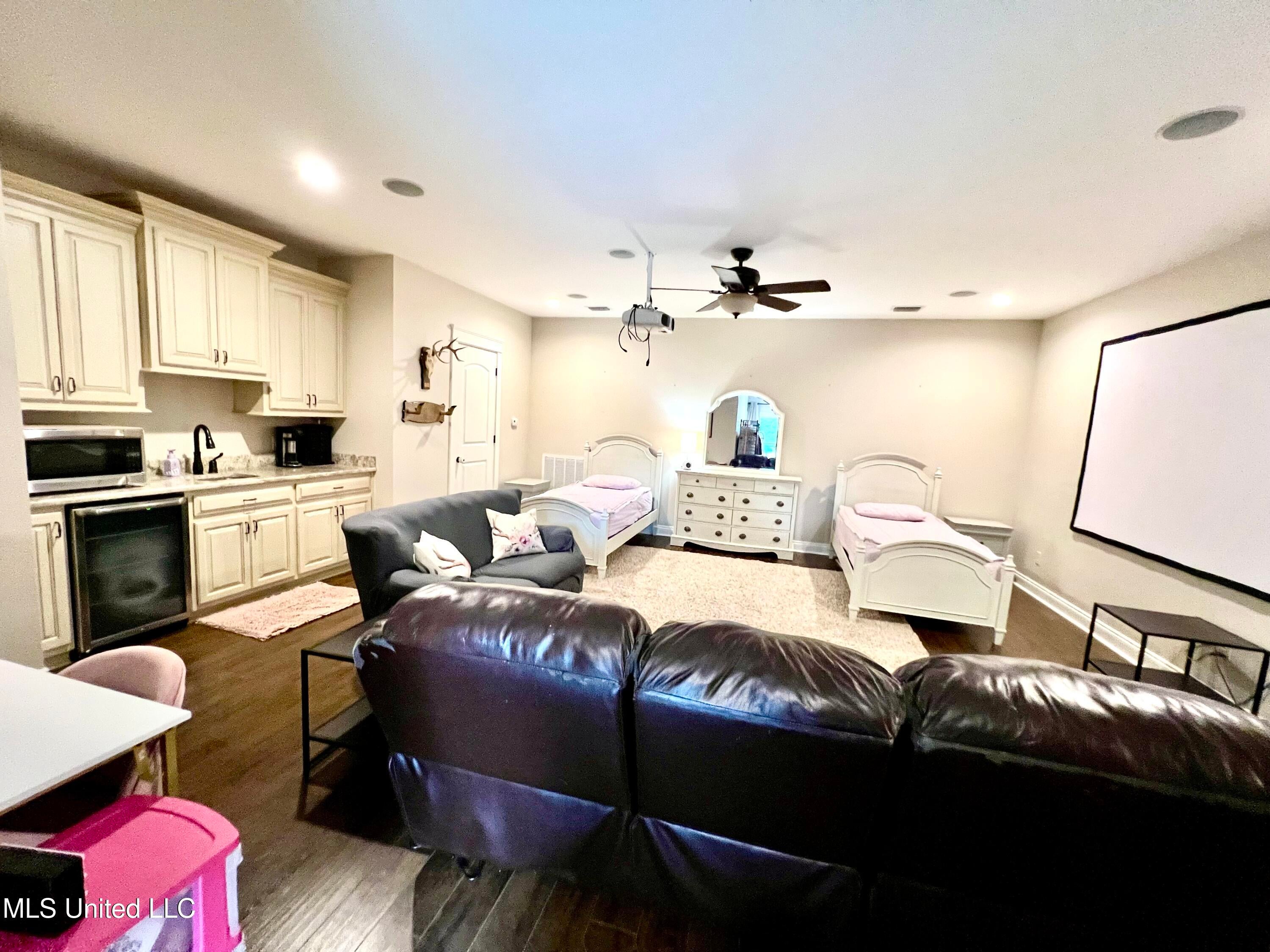 Lucedale, Mississippi, 39452, United States, 4 Bedrooms Bedrooms, ,3 BathroomsBathrooms,Residential,For Sale,1890543