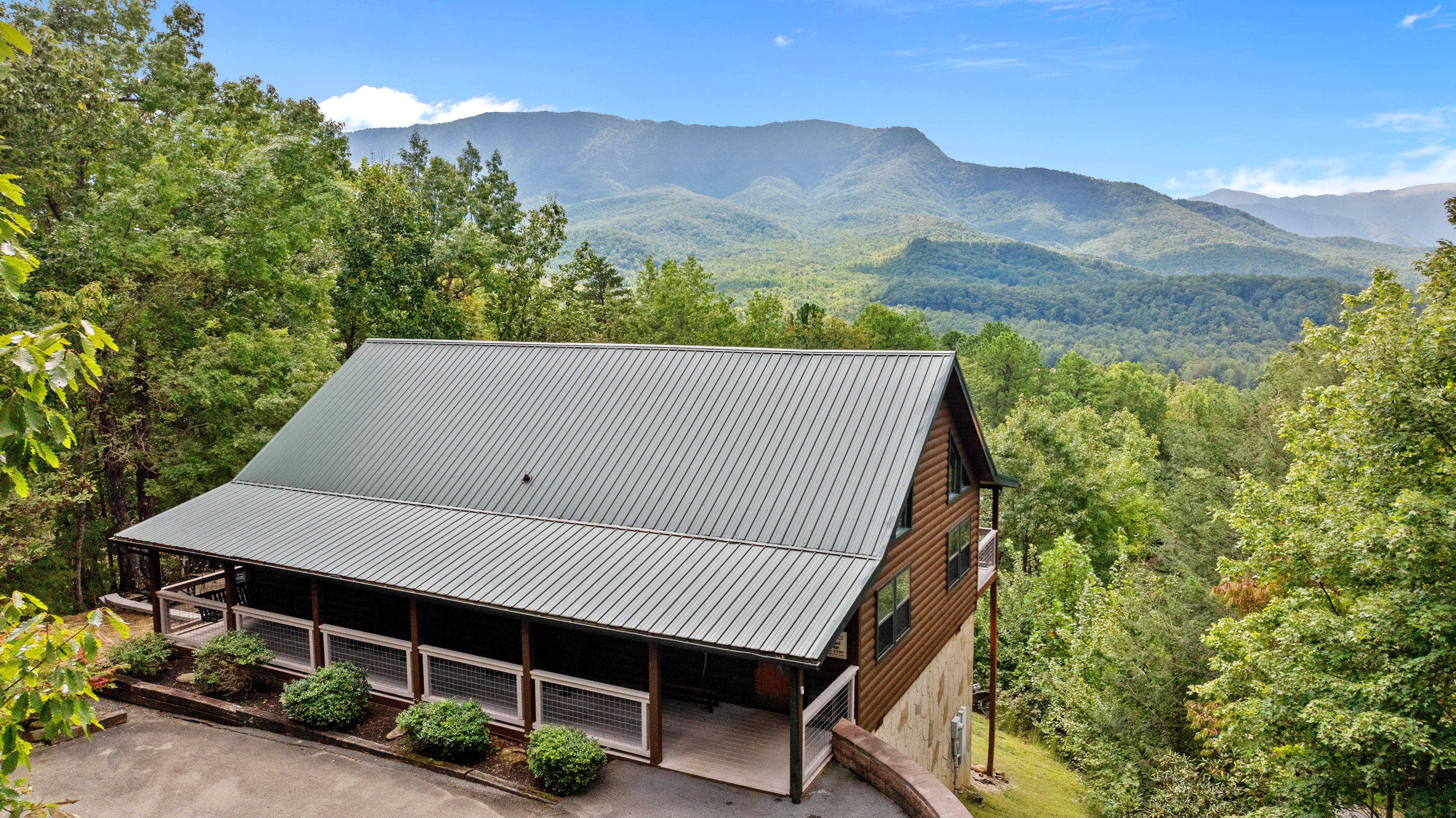 Gatlinburg, Tennessee, 37738, United States, 3 Bedrooms Bedrooms, ,2 BathroomsBathrooms,Residential,For Sale,1987408