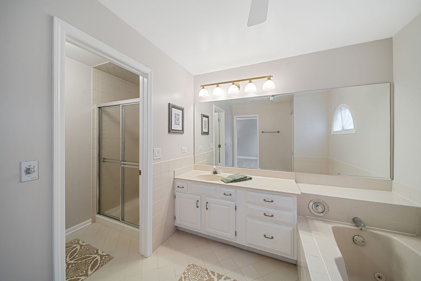 Palatine, Illinois, 60074, United States, 3 Bedrooms Bedrooms, ,3 BathroomsBathrooms,Residential,For Sale,1988286