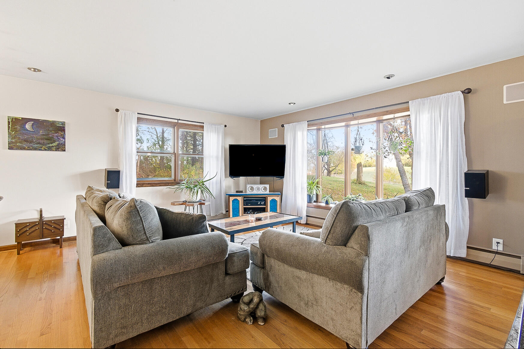 Jefferson, Wisconsin, 53549, United States, 4 Bedrooms Bedrooms, ,2 BathroomsBathrooms,Residential,For Sale,1973075