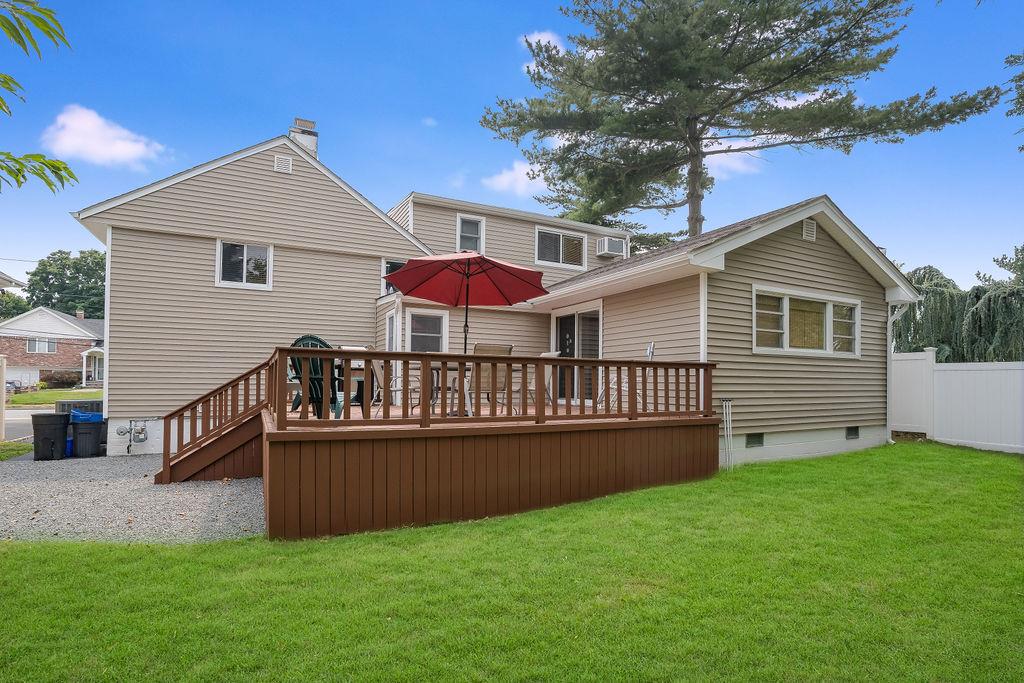 Oceanside, New York, 11572, United States, 3 Bedrooms Bedrooms, ,3 BathroomsBathrooms,Residential,For Sale,1908521