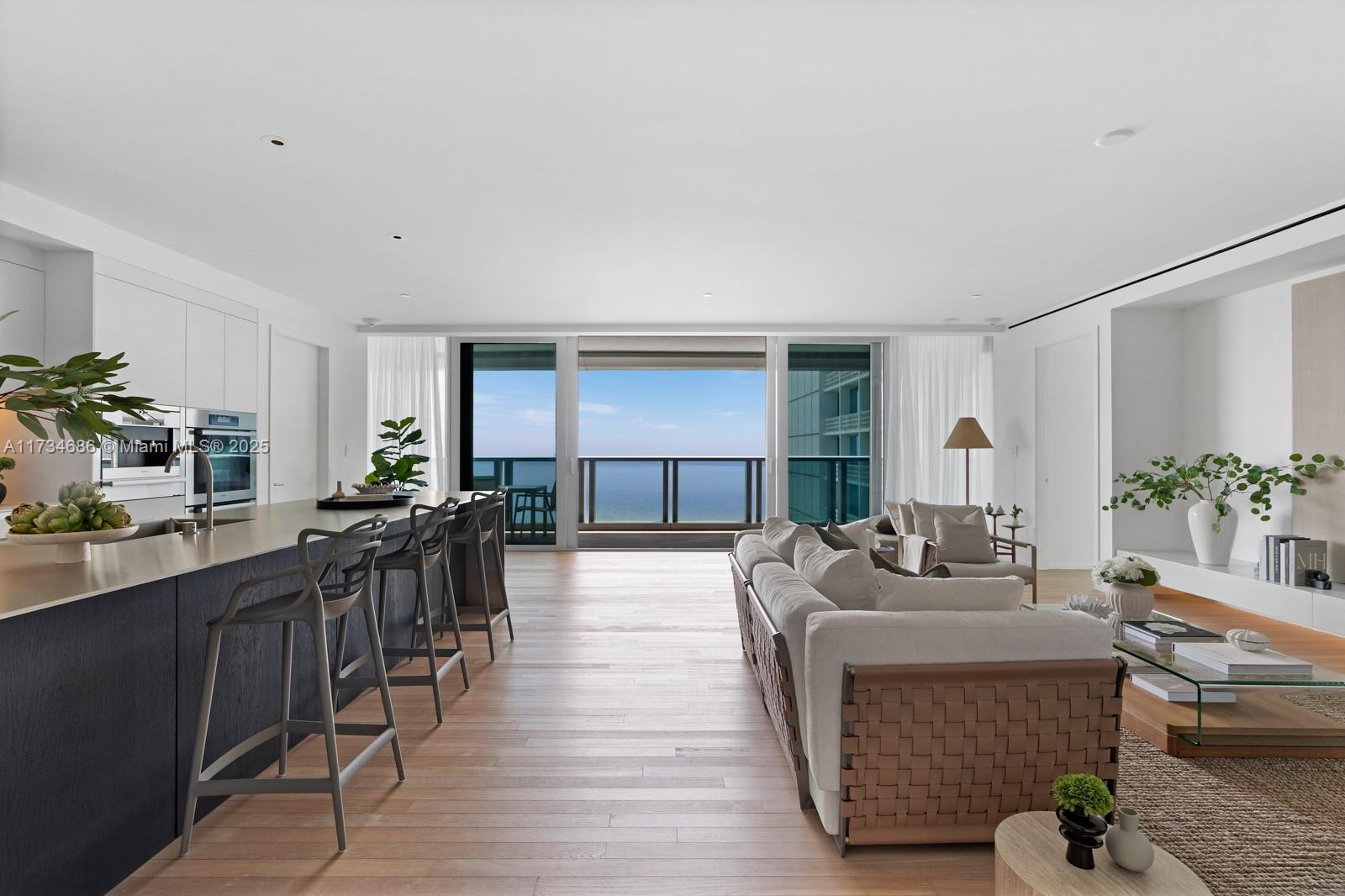 Miami Beach, Florida, 33140, United States, 3 Bedrooms Bedrooms, ,4 BathroomsBathrooms,Residential,For Sale,1696692