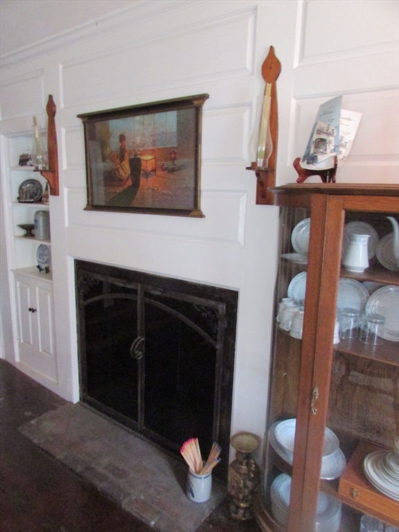 Attleboro, Massachusetts, 02703, United States, 5 Bedrooms Bedrooms, ,2 BathroomsBathrooms,Residential,For Sale,1983996