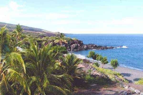 Captain Cook, Hawaii, 96704, United States, 2 Bedrooms Bedrooms, ,2 BathroomsBathrooms,Residential,For Sale,1940762