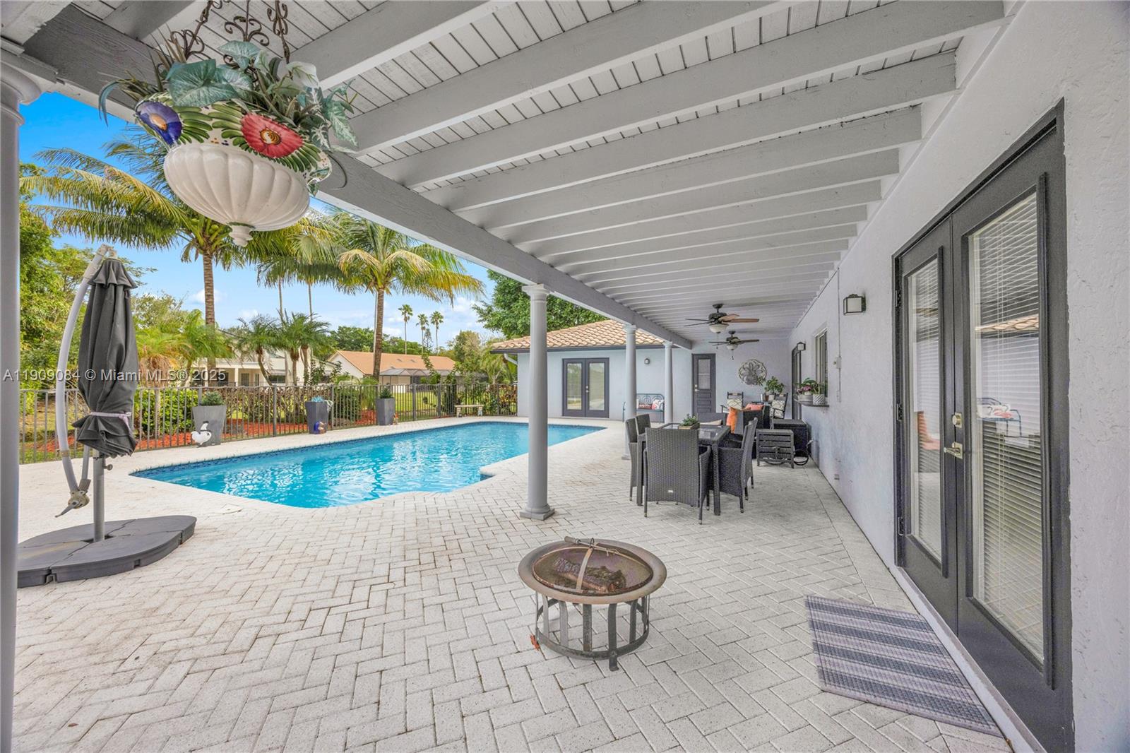 Coral Springs, Florida, 33071, United States, 4 Bedrooms Bedrooms, ,3 BathroomsBathrooms,Residential,For Sale,1987746