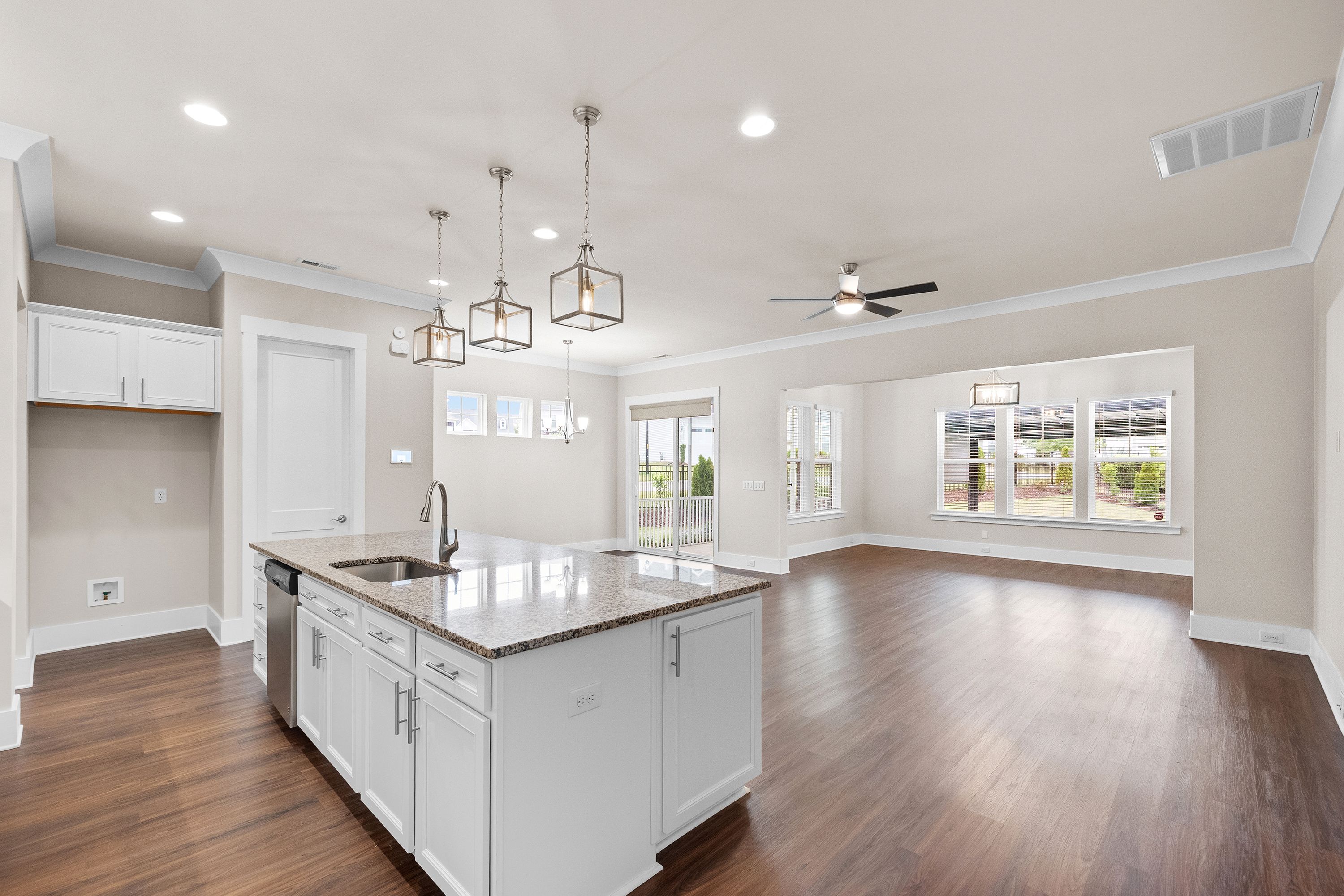  313 Warm Wind Drive, Clayton, NC 27527 - 物件實景
