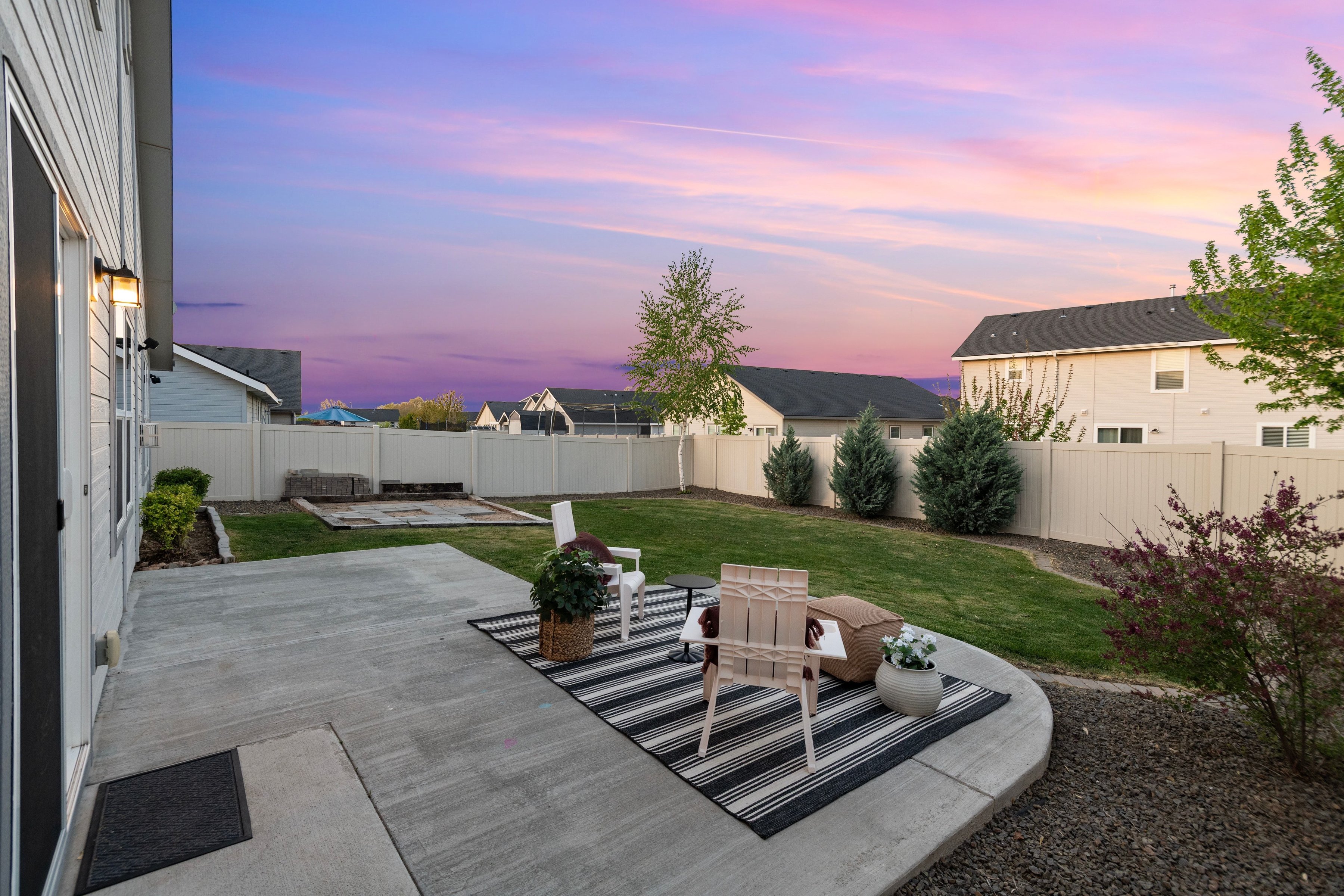  Better Than New  Move-In Ready with Space to Live & Relax - 物件實景